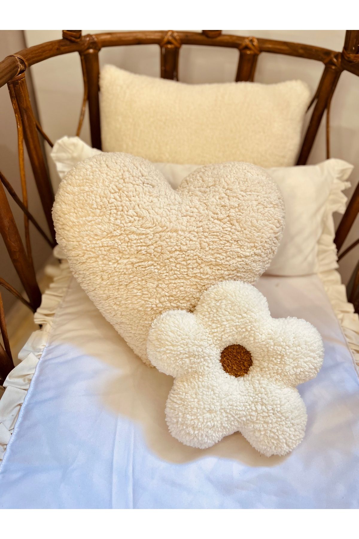Cherry Bloom Cotton Papatya Yastık Mini ve Kalp Yastık Ekru Krem