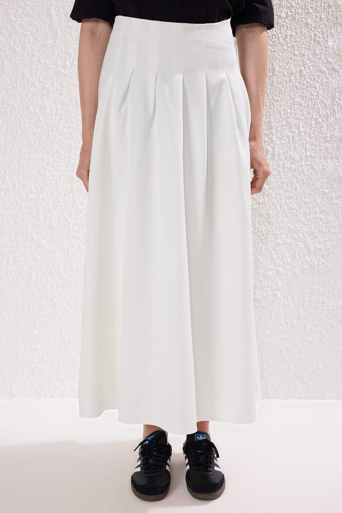 Trendyolmilla  Beyaz Astarlı Pile Detaylı Dokuma Etek TCTSS25EE00020 - Görsel 3