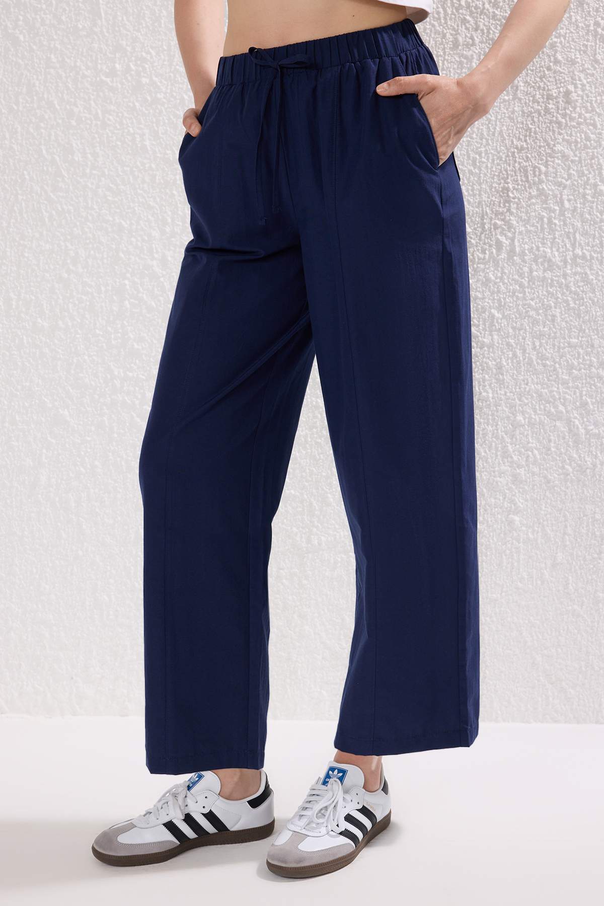 Trendyolmilla  Lacivert Mat Dokulu Beli Lastikli Pantolon TWOSS25PL00120 - Görsel 3