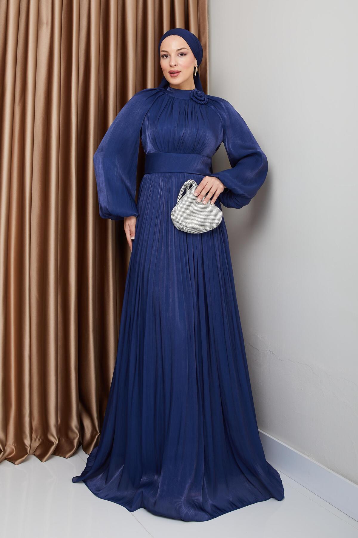 Olcay Blumendetailliertes, Plissiertes Hijab-Abendkleid Aus Yoryo-Seide K. Indigo FüR Damen - 40-image