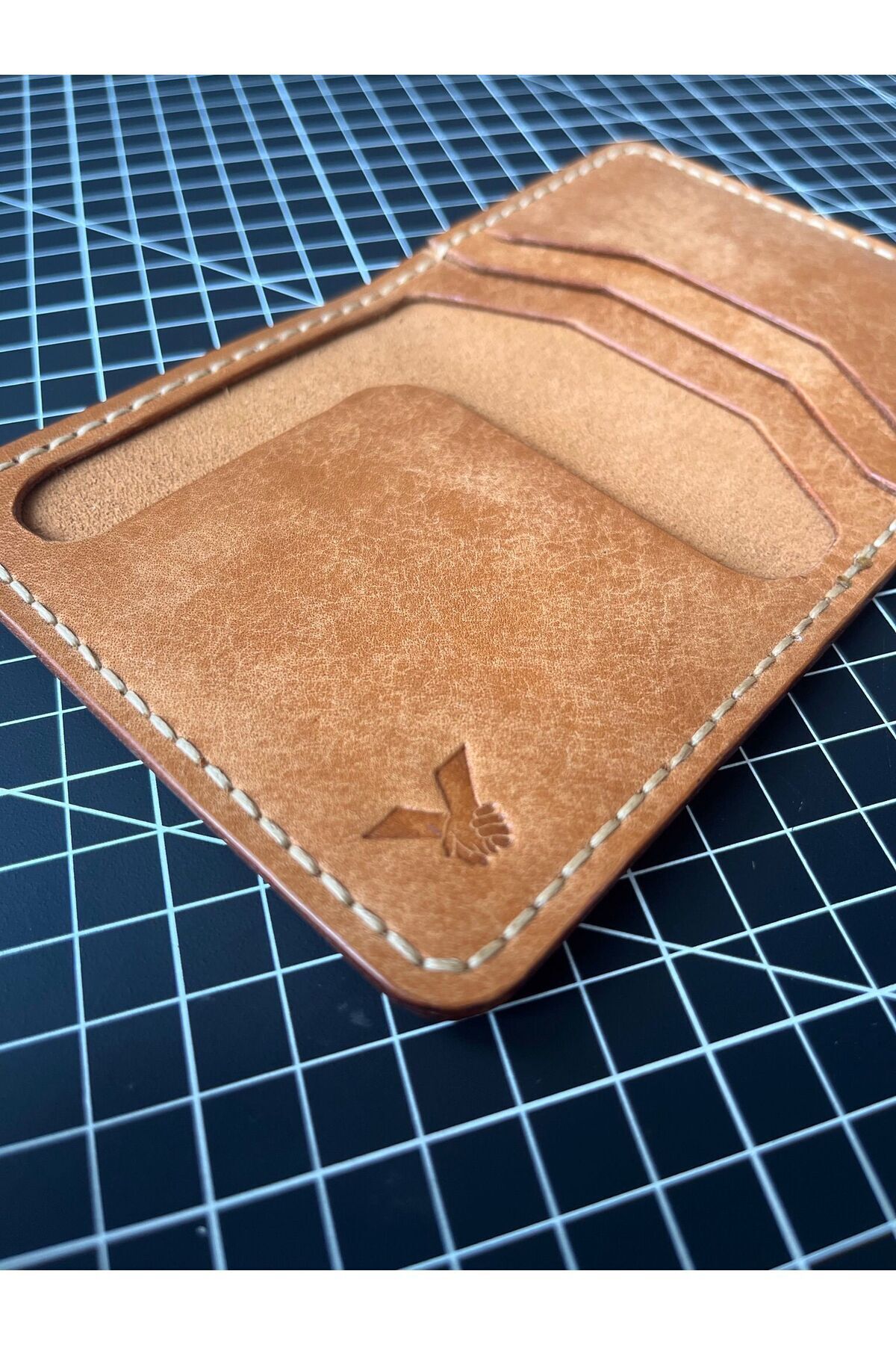 HAT Leather Gerçek Italyan Derisinden Modern ''axxer'' Bifold Cüzdan- Natural
