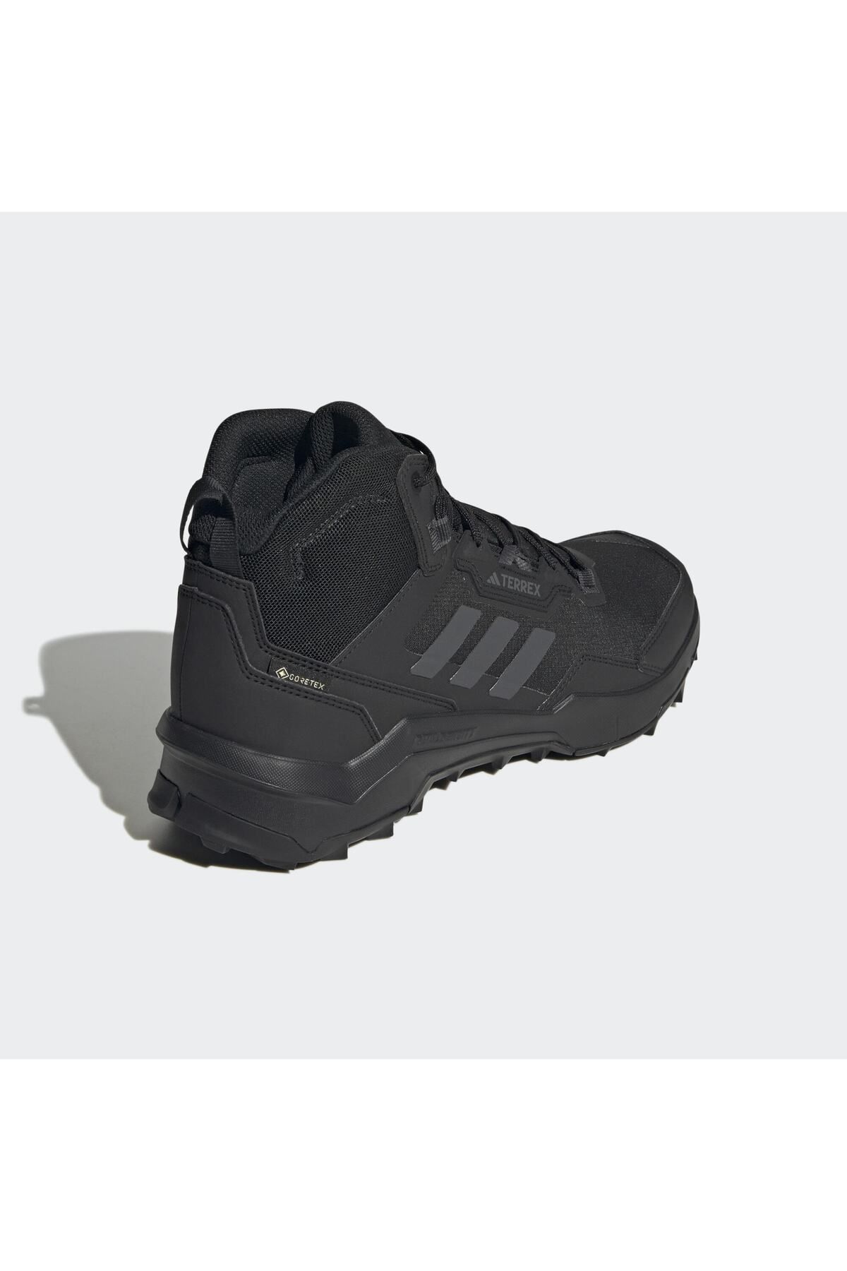 کفش های فضای باز مشکی مردانه سیاه کتونی ورزشی HP7401 adidas