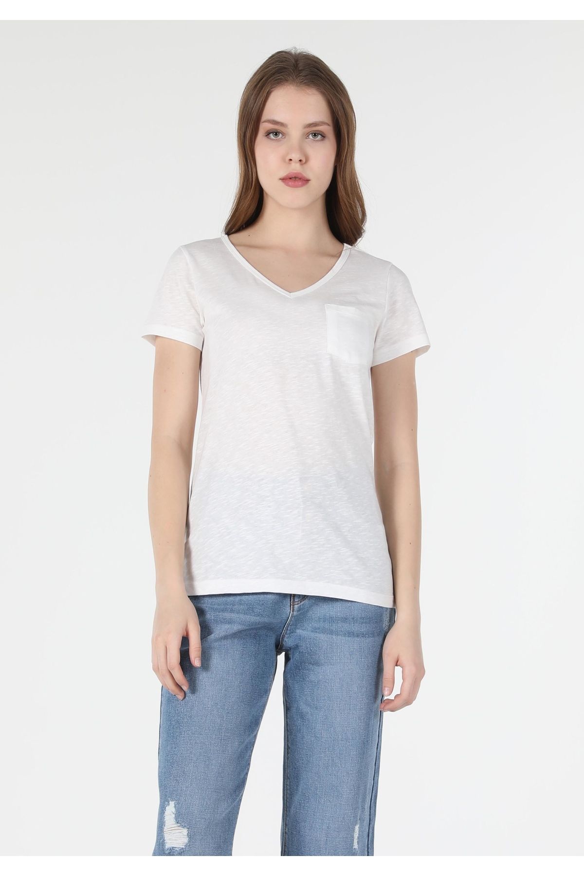 Colin's-Regular Fit V Neck Knitted Women's White Short Sleeve T-shirt Cl1034536 4