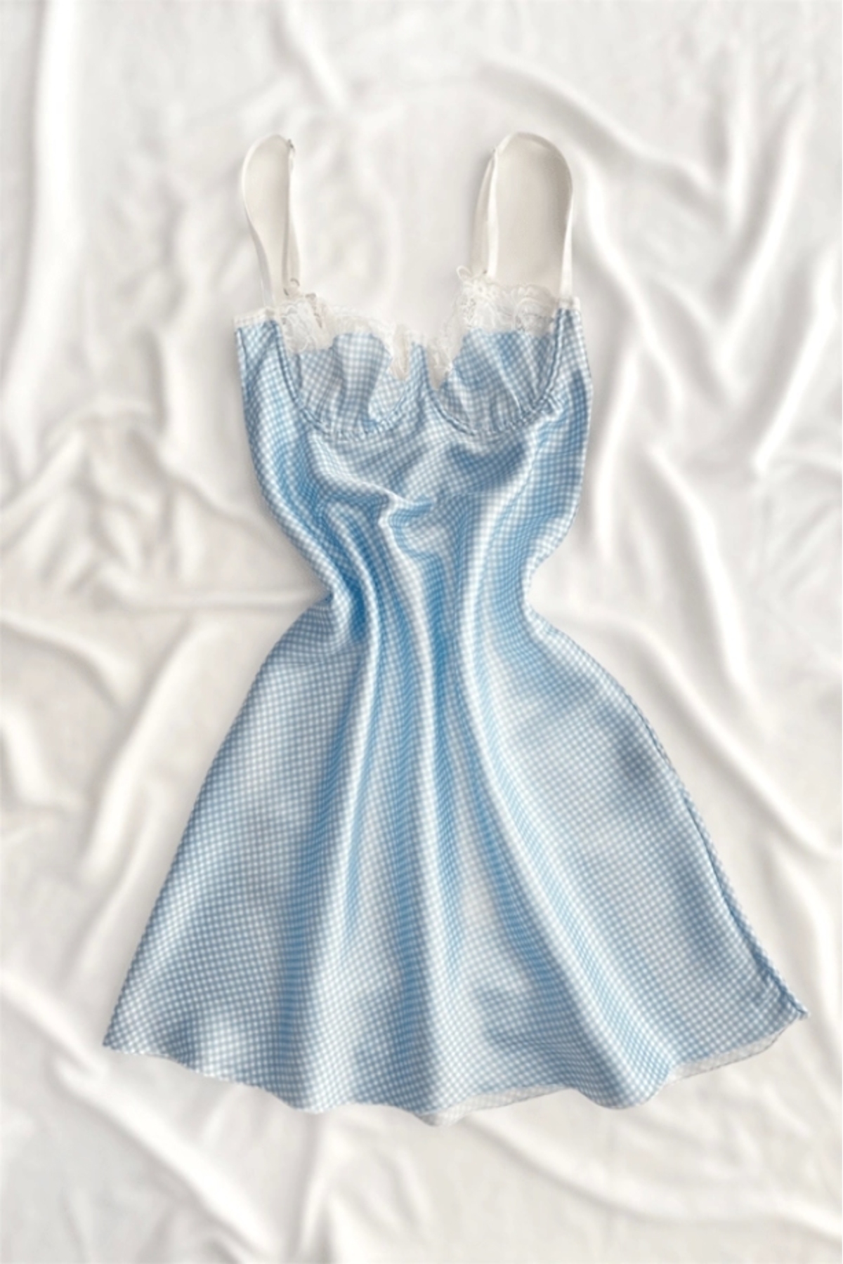 Gece İncisi Mavi Pötikareli Göğüs Dantel Detaylı Saten Gecelik