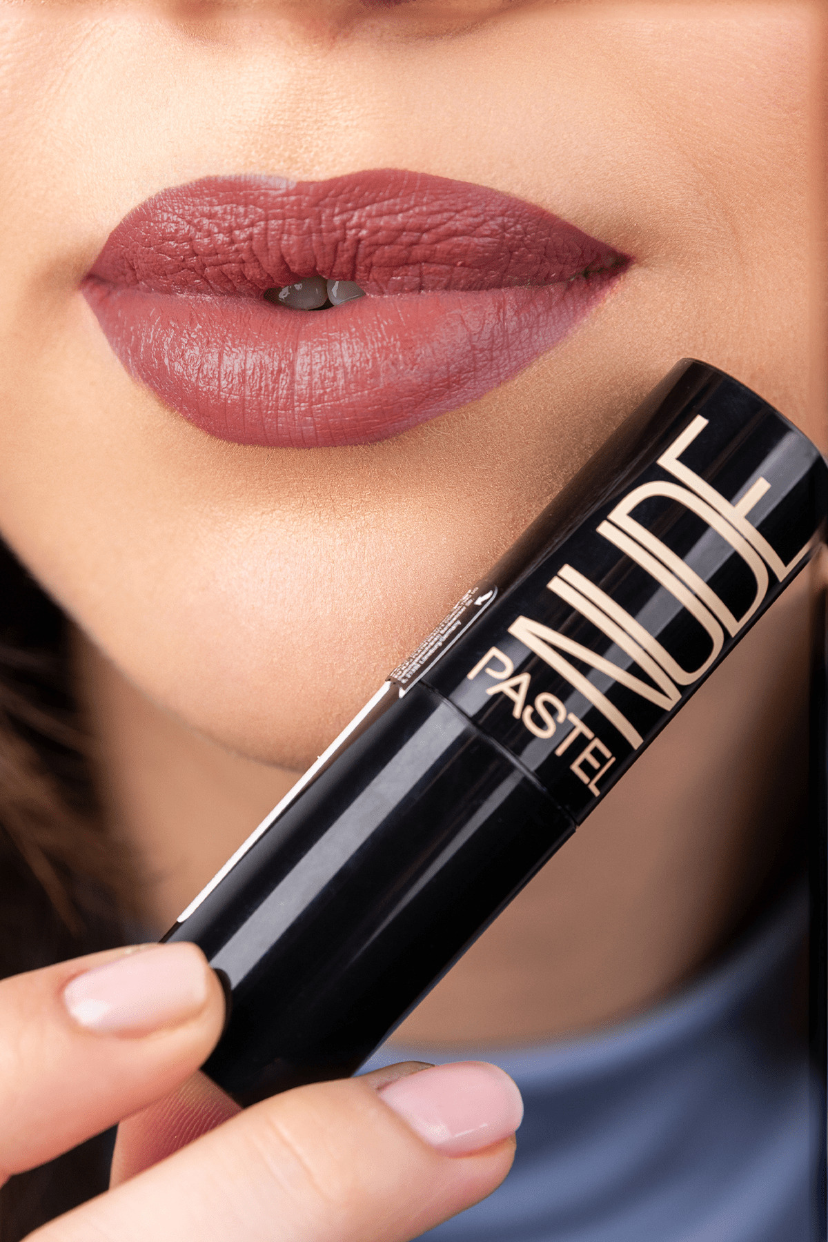 Nude Ruj 526 — نارنجی Nude Lipstick — تصویر 2 از 5