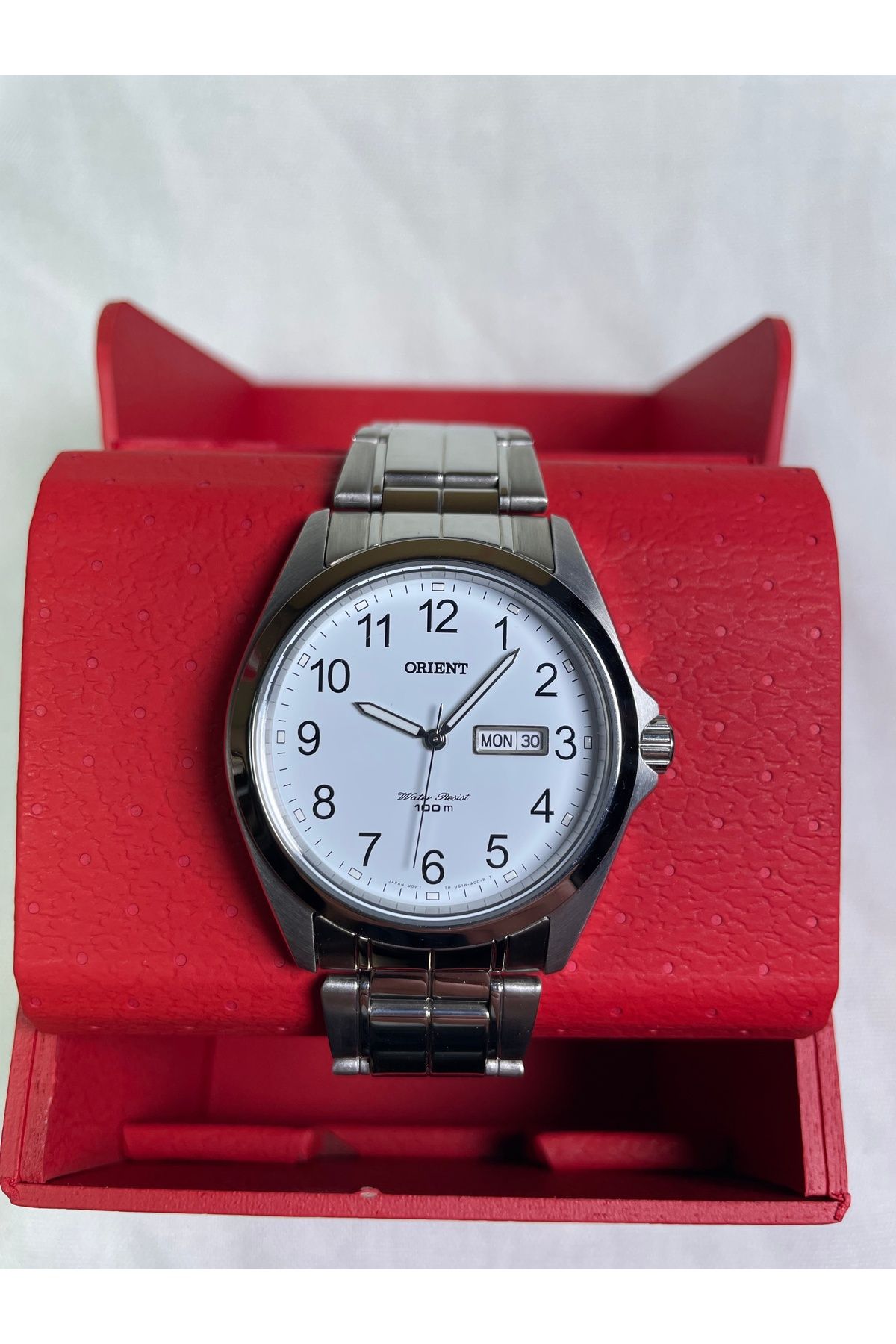 Orient BS902025120A Retro Model Gün & Ay Takvimli Beyaz Kadranlı Rakamlı Günlük Erkek Kol Saati