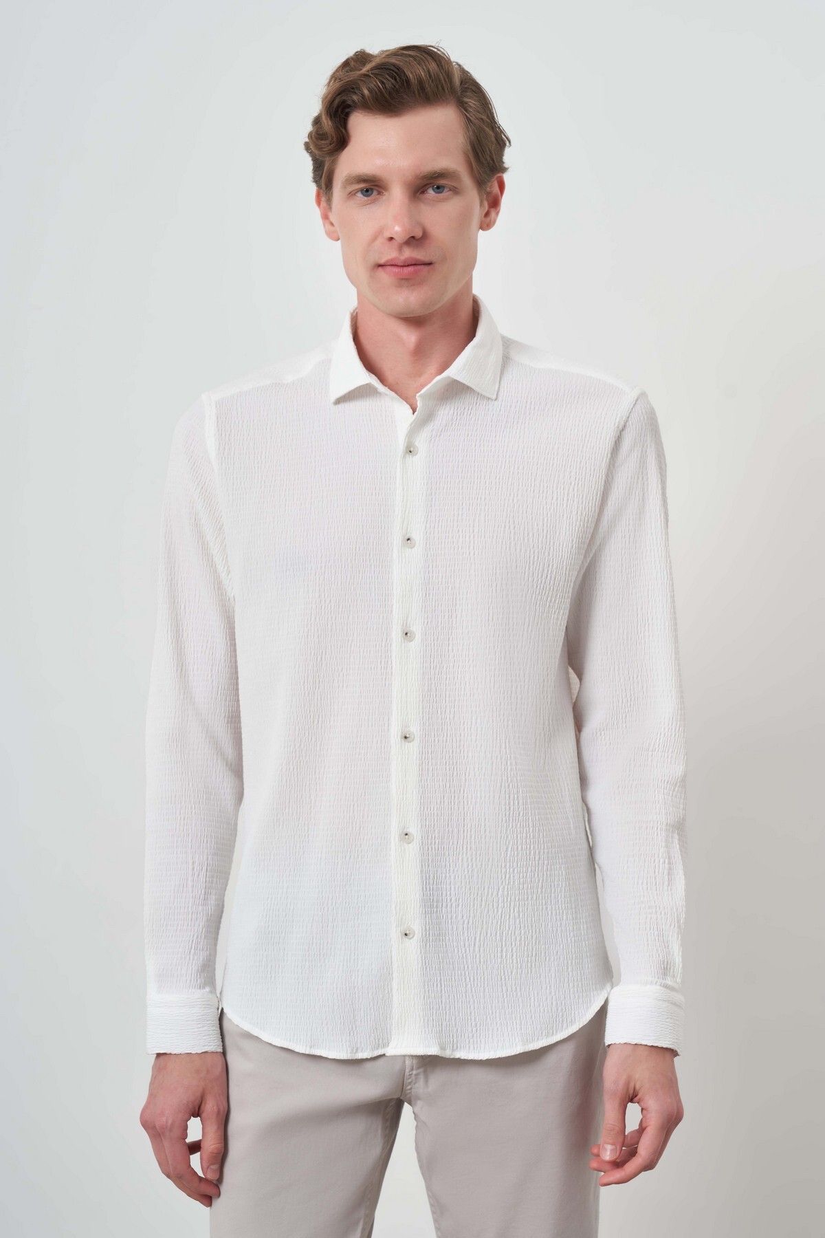 Morven Erkek Beyaz Gofre Trend Desenli Dynamic Fit İtalyan Yaka Gömlek