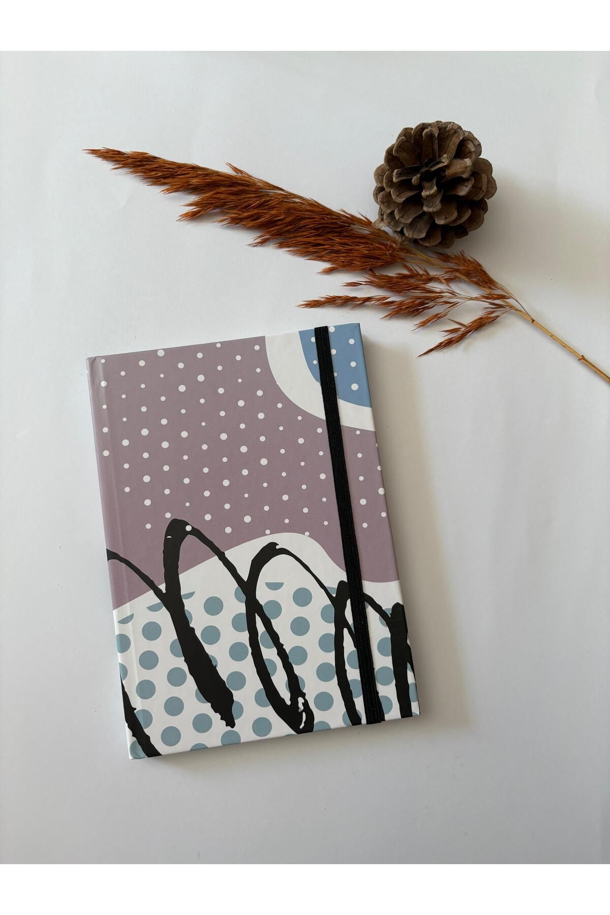 Adalinhome Atakids Lizy Sert Kapak Lastikli Çizgili Defter (20 × 14 cm, 96 yaprak)