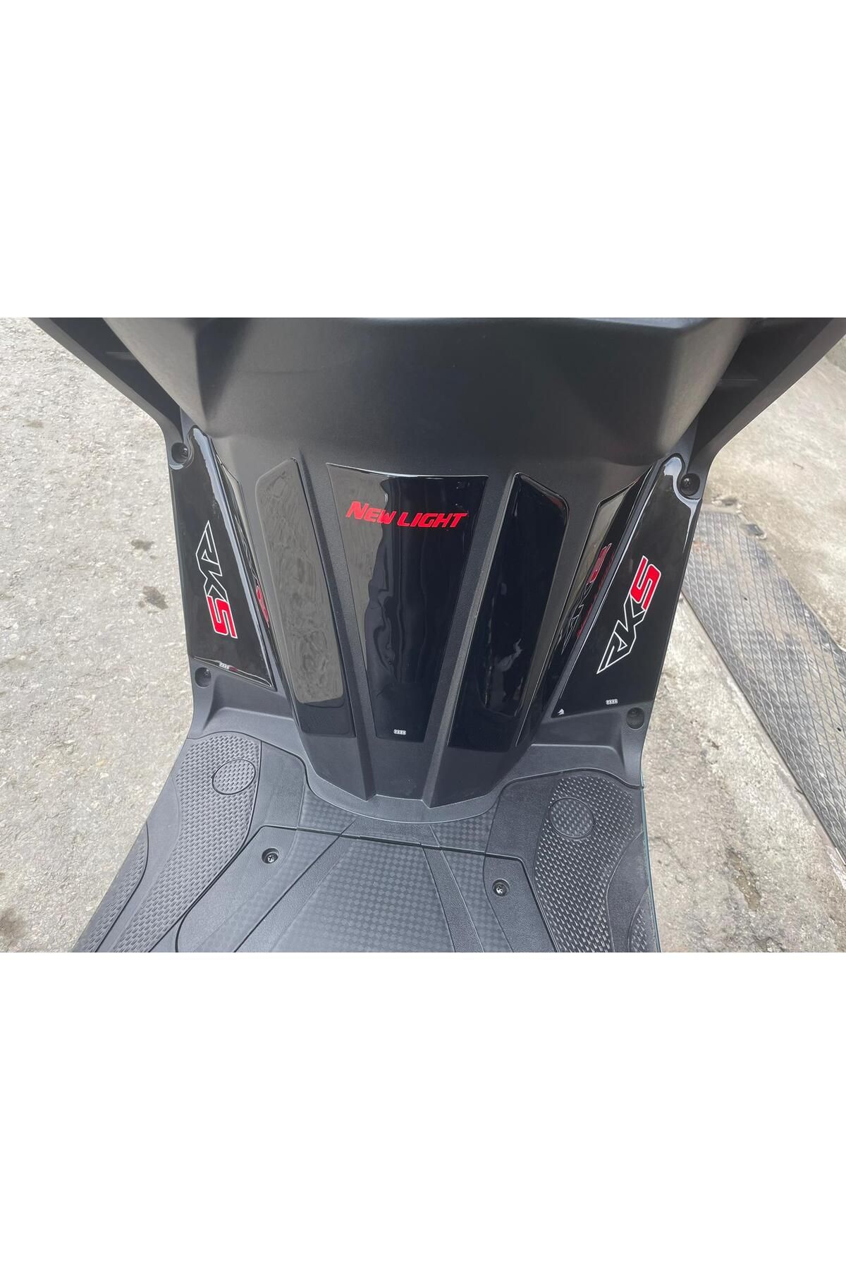 Universal RKS NEWLIGHT 125 CC TANK PAD SET