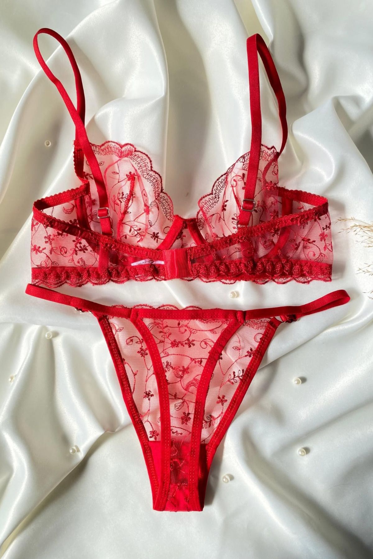 RosalynStore Rosalyn Kırmızı Nakışlı Transparan Dantel Bralet & Tanga Takım