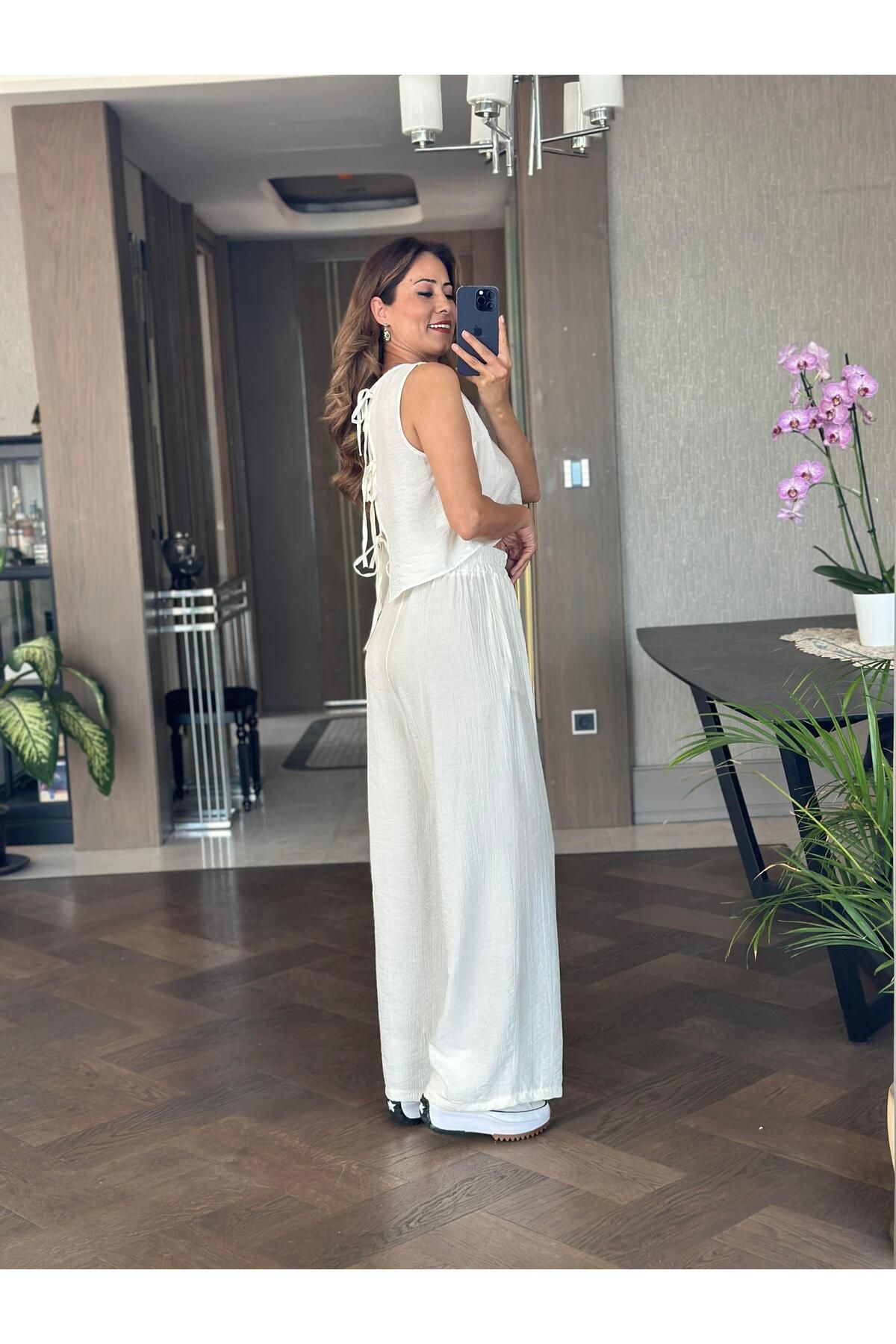 Forlady Butik Beyaz Sıfır Kol Arkası Bağcıklı Bluz Pantolon Kadın İkili Takım