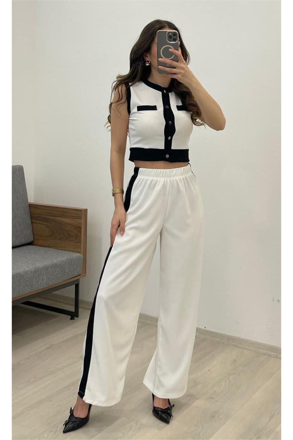 Butikdolabın Kadın Garnili Crop Bluz ve Yan Şeritli Pantolon Takım