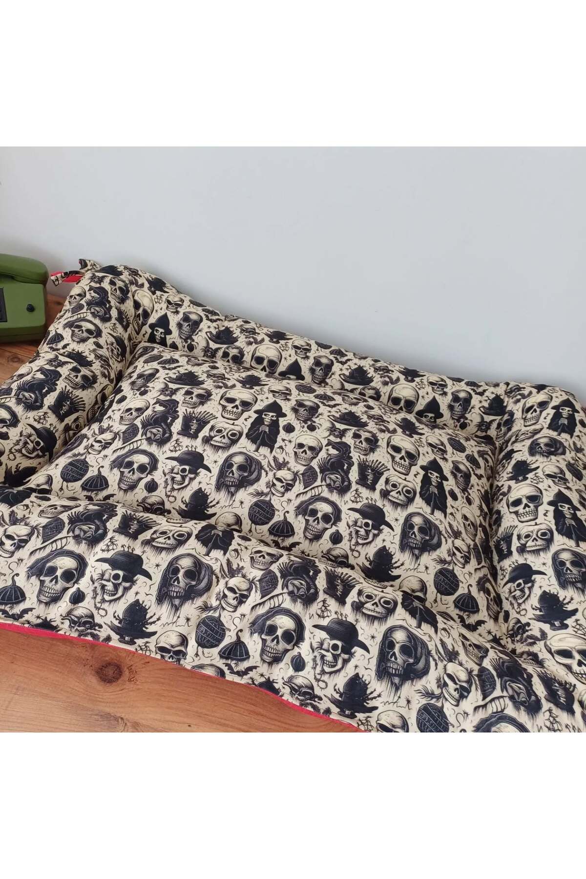 Tüylü Tükkan 85*110 KÖPEK MİNDERİ KURUKAFA KIRMIZI
