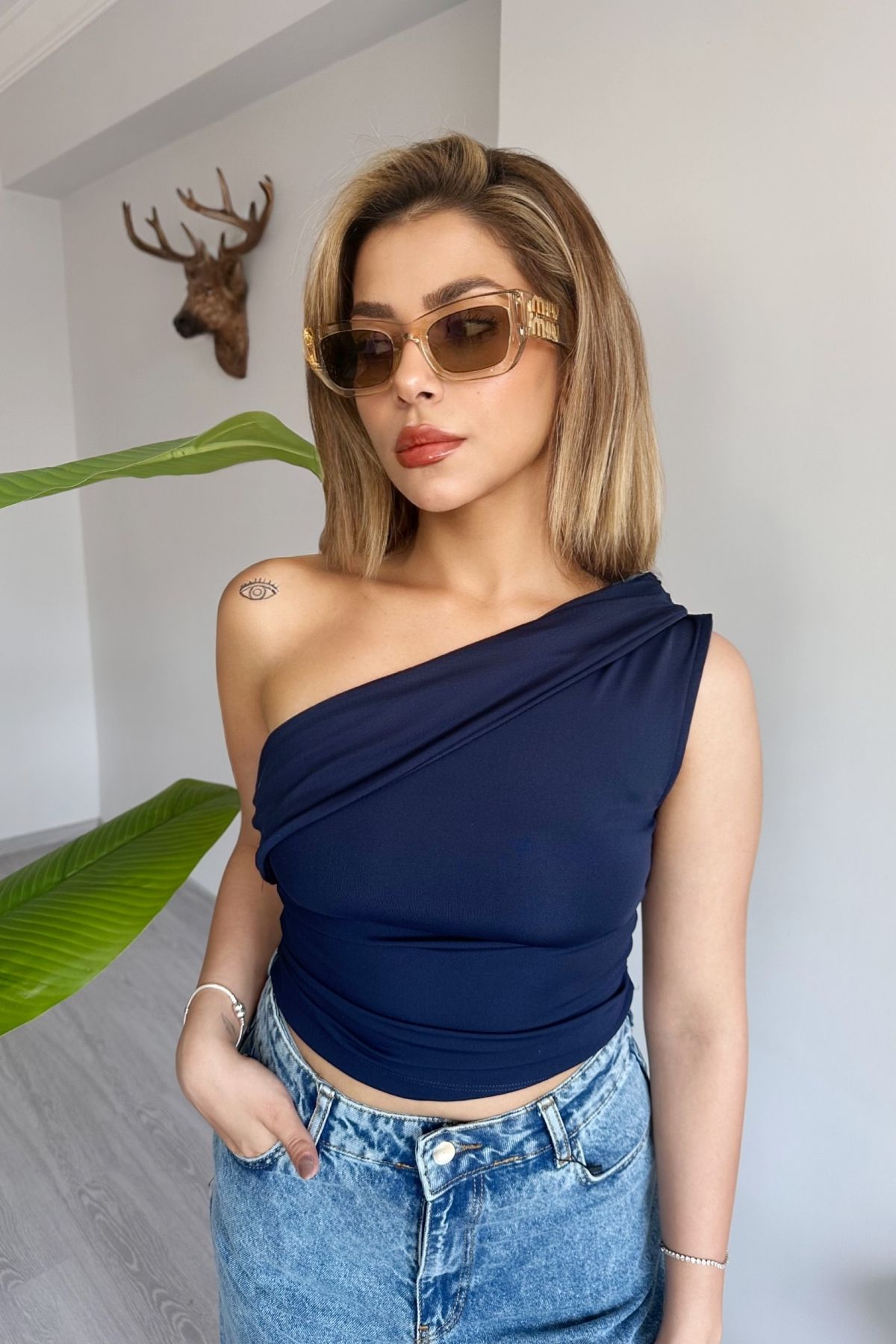JE-TU NV6082 Tek Omuz Crop Bluz