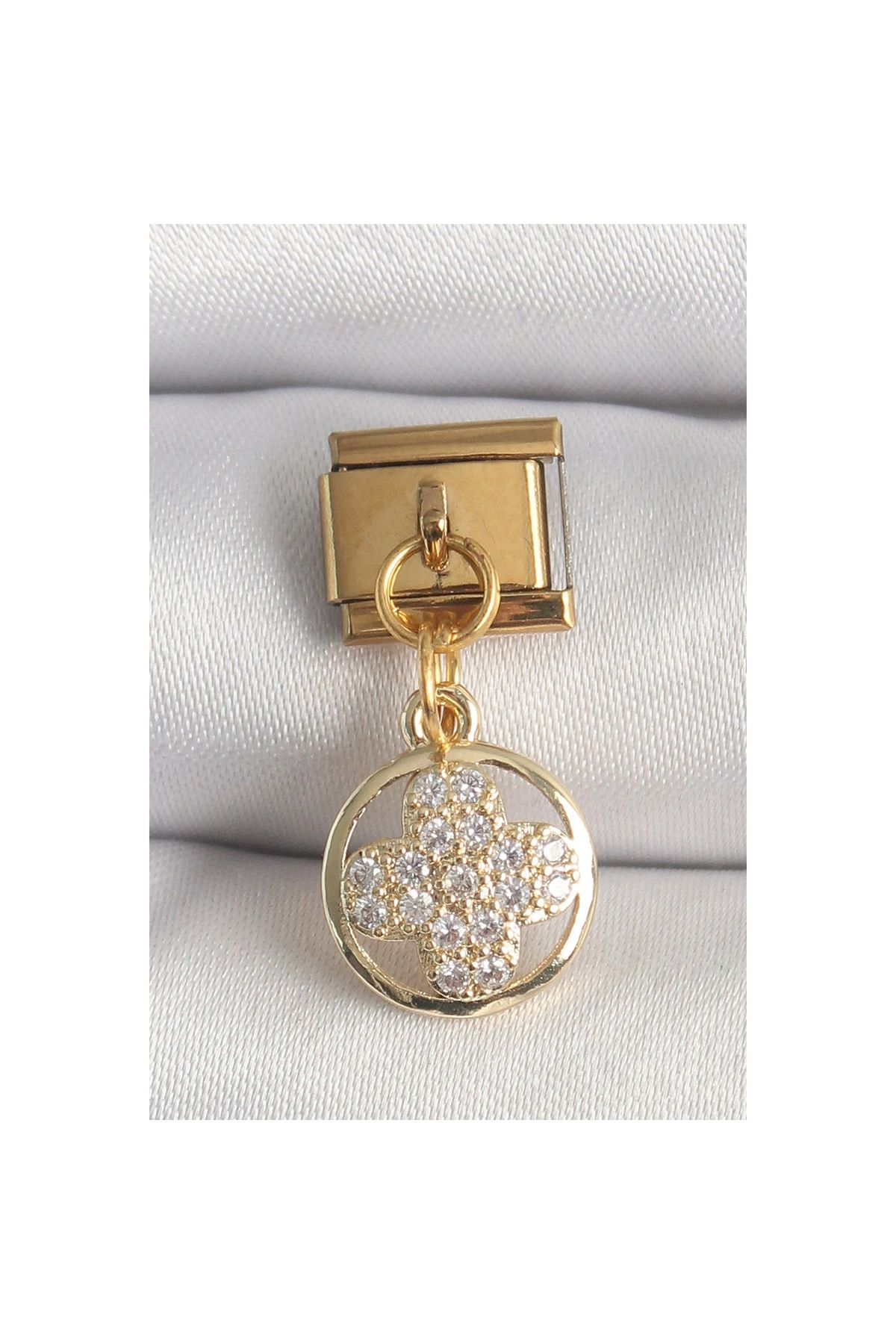 Ayder Timya 316l Çelik Gold Renk Sallantı Zirkon Taşlı Yonca Model Nomination Charm - Tj-bc1340