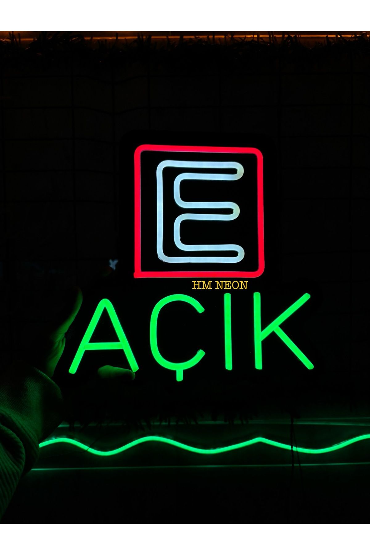 HM NEON LİGHT Eczaneler için tasarlanmış Açık yazılı logolu NEON tabela
