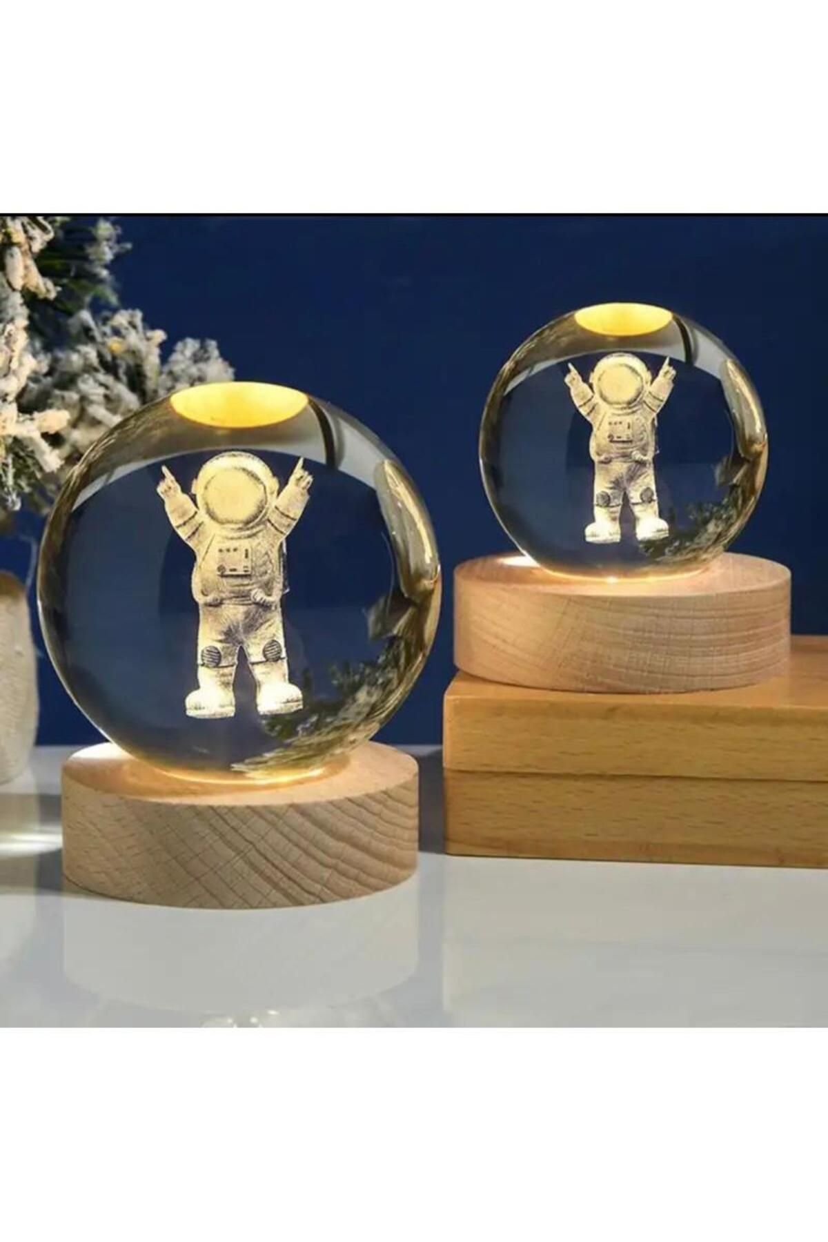SANSERA Astronot Renk Değiştiren Işıklı Cam Küre 8cm
