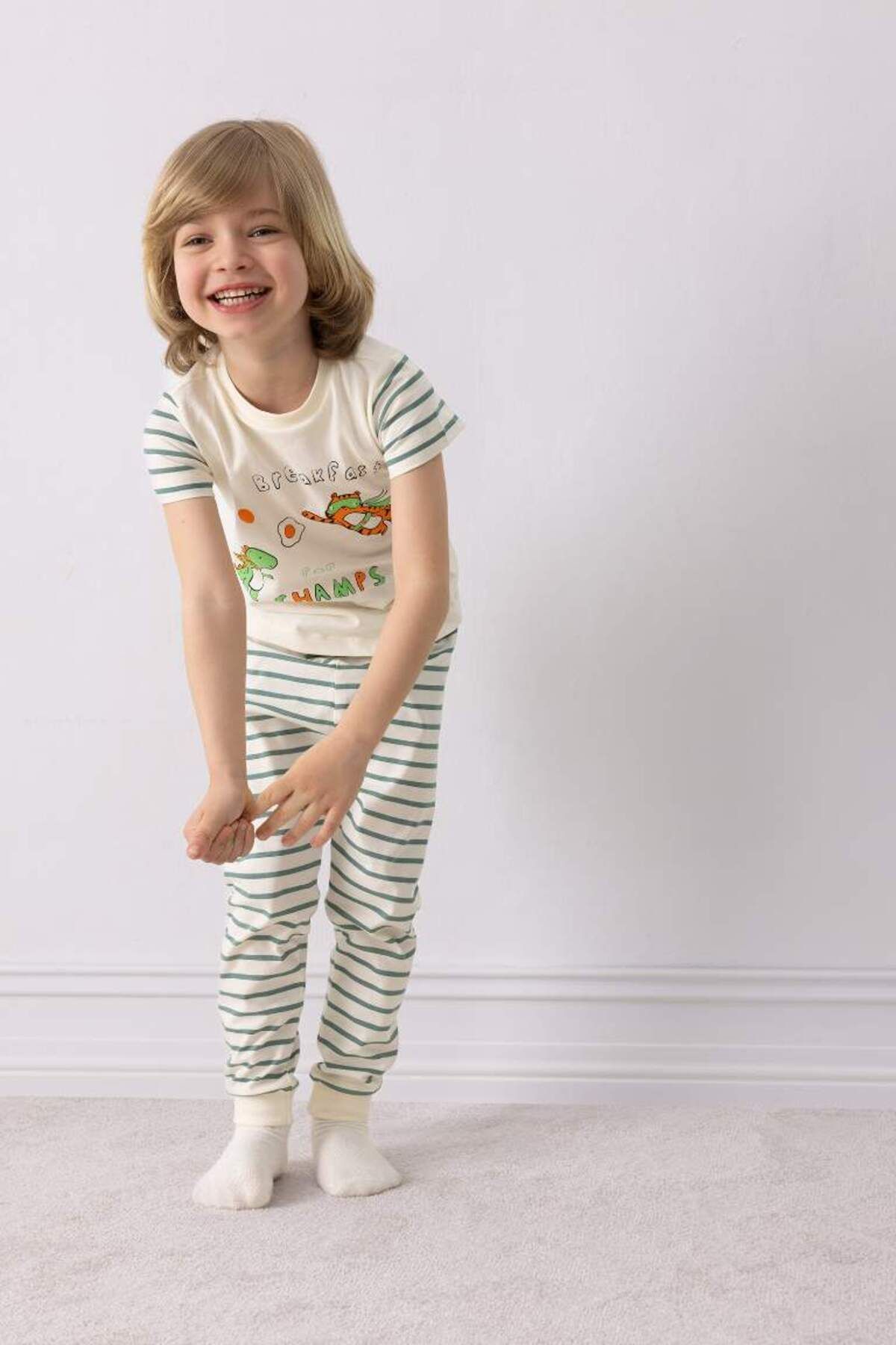 DeFacto Yeni Sezon Erkek Bebek Pijama Takımı Baskılı Kısa Kollu Penye Üst Çizgili Uzun Alt