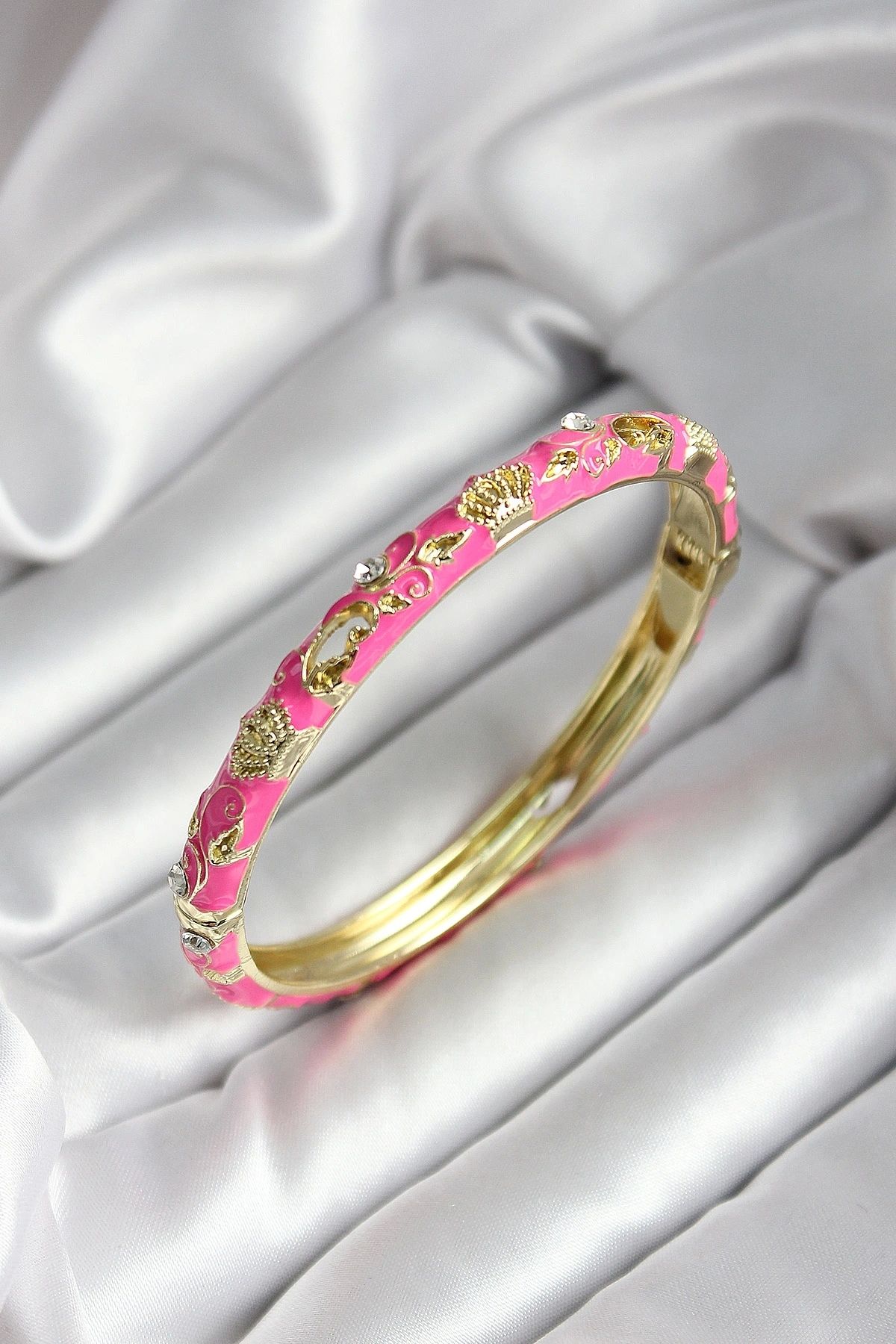 OurStyles Mineli Pirinç Pembe Çiçek Desenli Gold Renk Kadın Kelepçe - TJ-BB7024