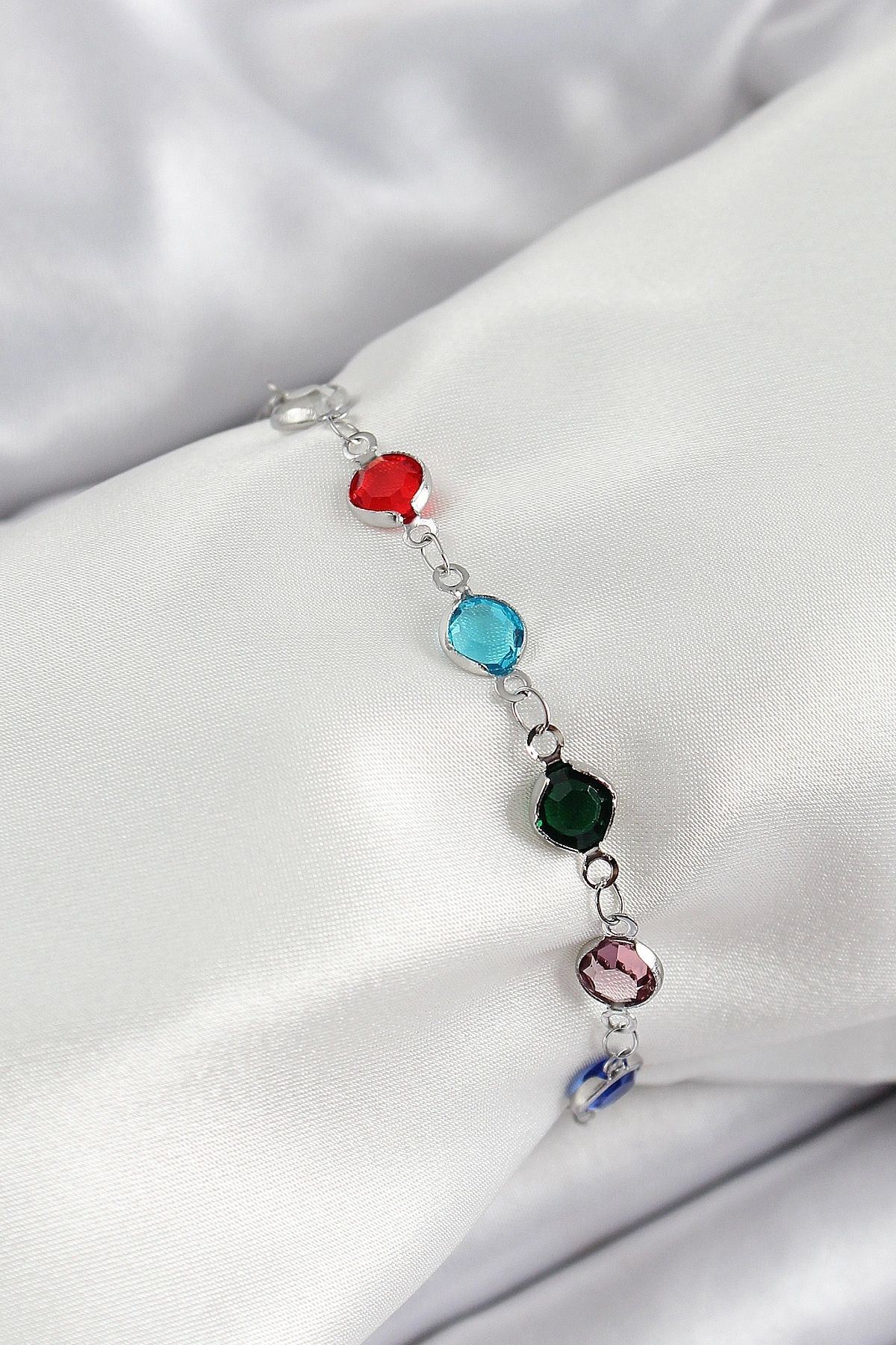 OurStyles Pirinç Gümüş Renk Karışık Renk Zirkon Taşlı Kadın Bileklik - TJ-BB7046