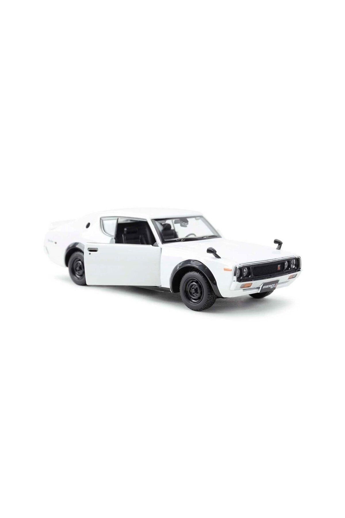 swilex MAY 31528 Maisto 1/24 1973 Nissan Skyline  Beyaz