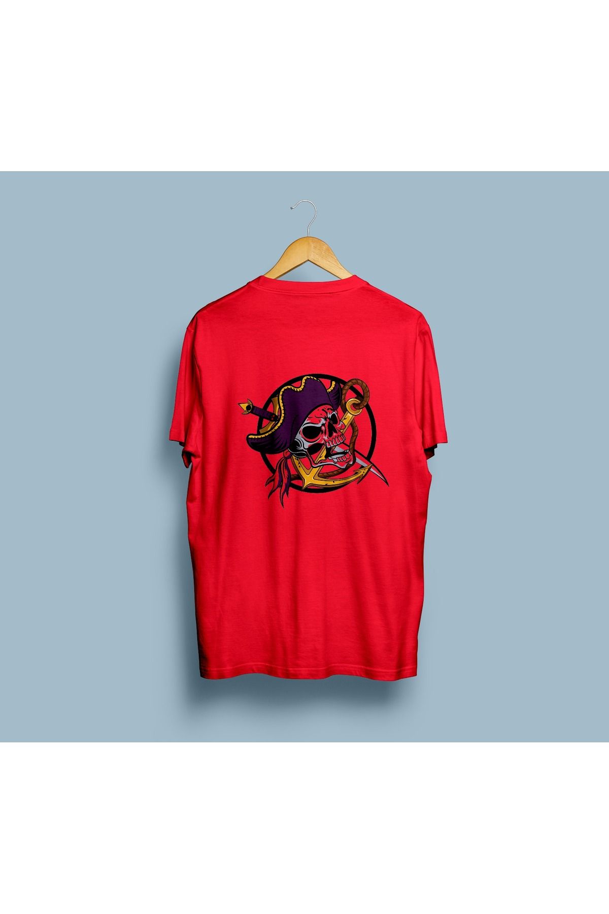MODA KISA KOLLU REGULAR KALIP KURU KAFA (Skull) KORSAN DESENLİ T-SHIRT