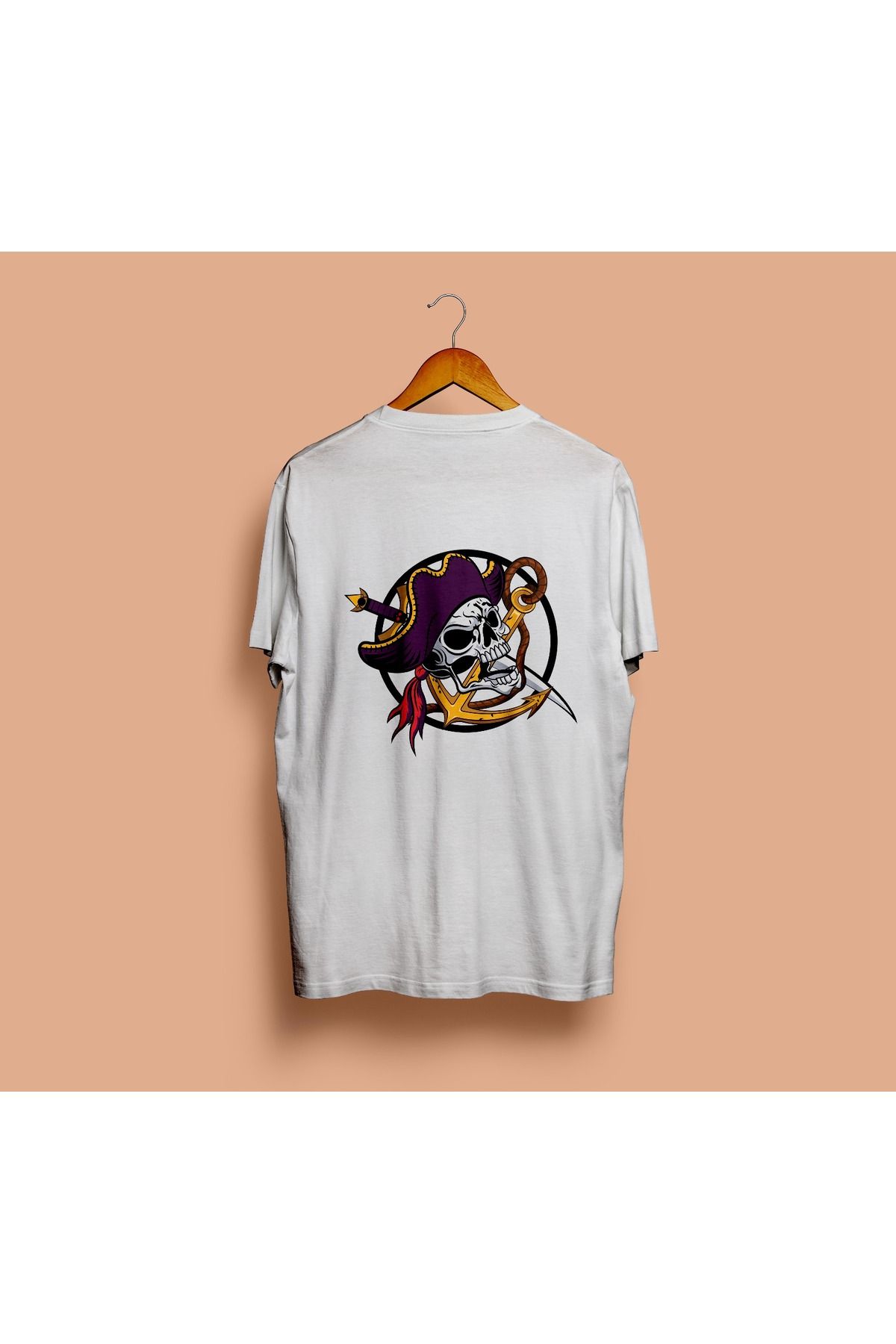 MODA KISA KOLLU REGULAR KALIP KURU KAFA (Skull) KORSAN DESENLİ T-SHIRT
