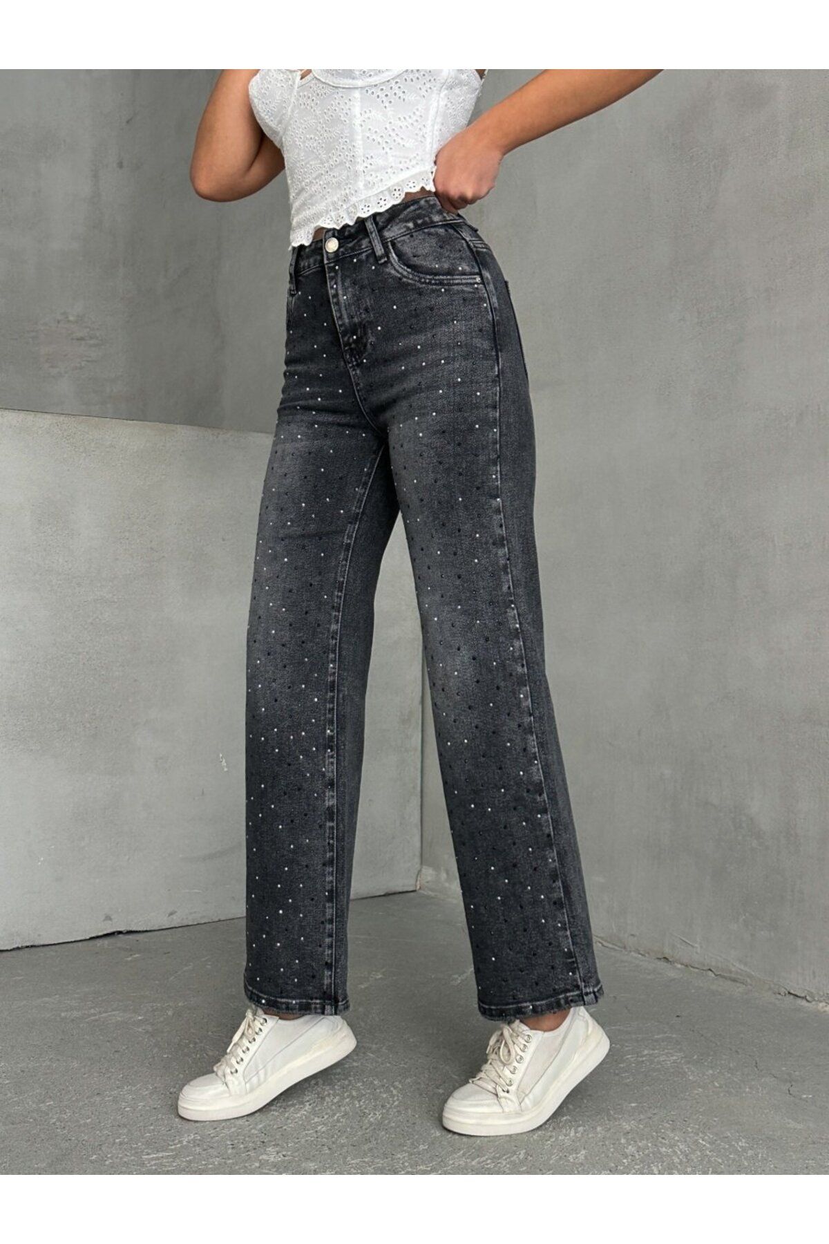 complete the look image