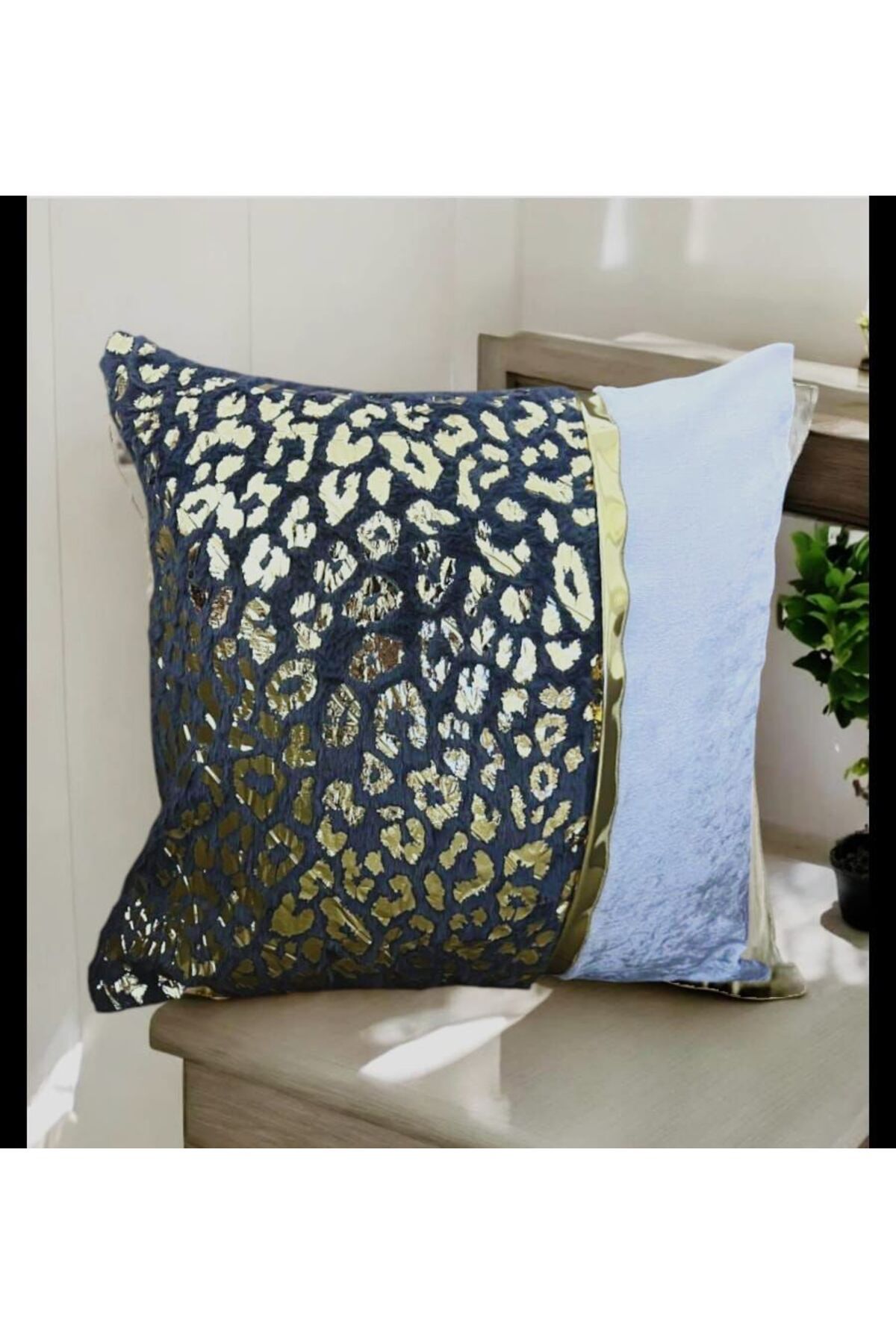 DECORA CASA HOME COLLECTİON Varaklı Yumuşak Tavşan Tüyü Dekoratif Kırlent Kılıfı 45x45