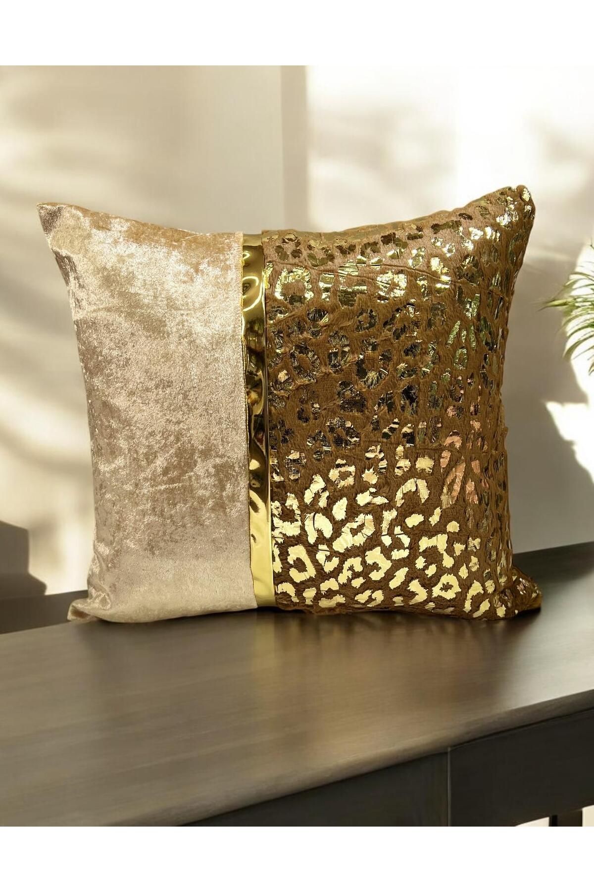 DECORA CASA HOME COLLECTİON Varaklı Yumuşak Tavşan Tüyü Dekoratif Kırlent Kılıfı 45x45