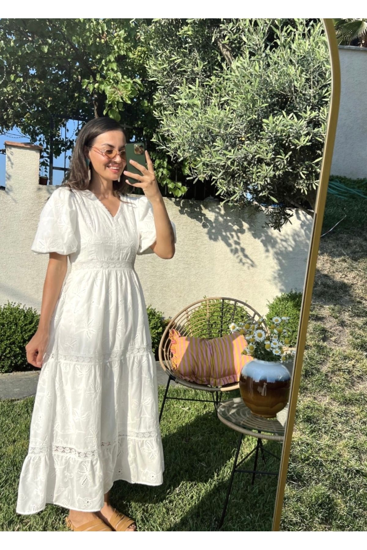 Afiş Butik Beyaz Fisto Balon Kol Brode Midi Elbise