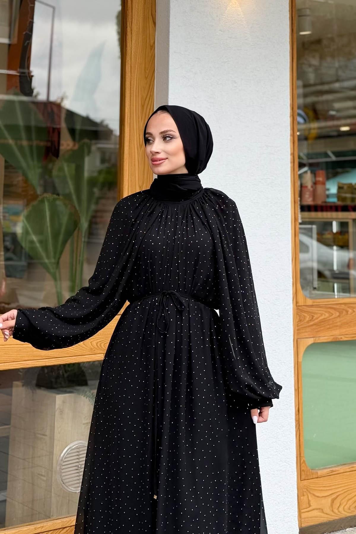 MERVE KAYKISIZ Şifon Taşlı Büzgülü Elbise Siyah