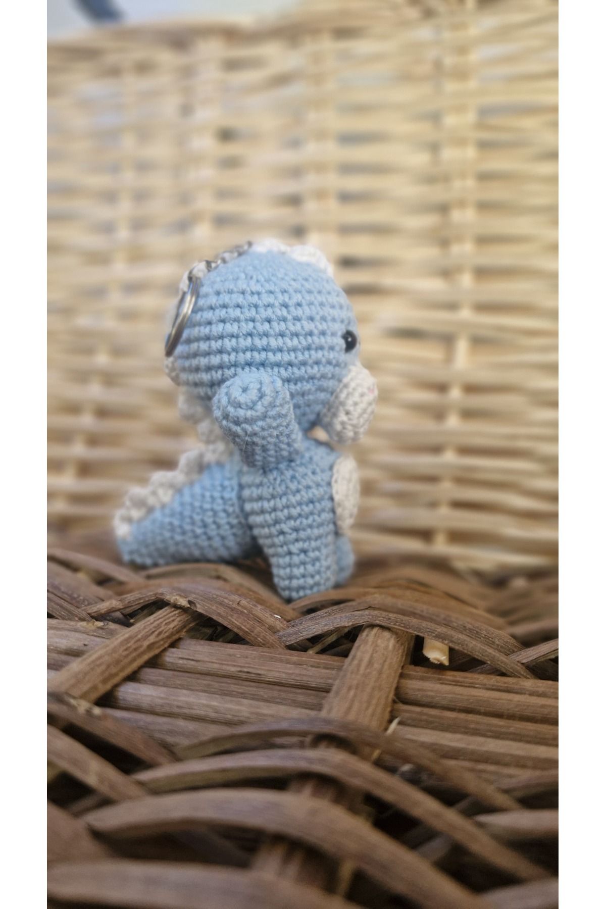 MiLio Store Amigurumi Dinozor Anahtarlık – Sevimli Mavi Figür Çocuklara Özel