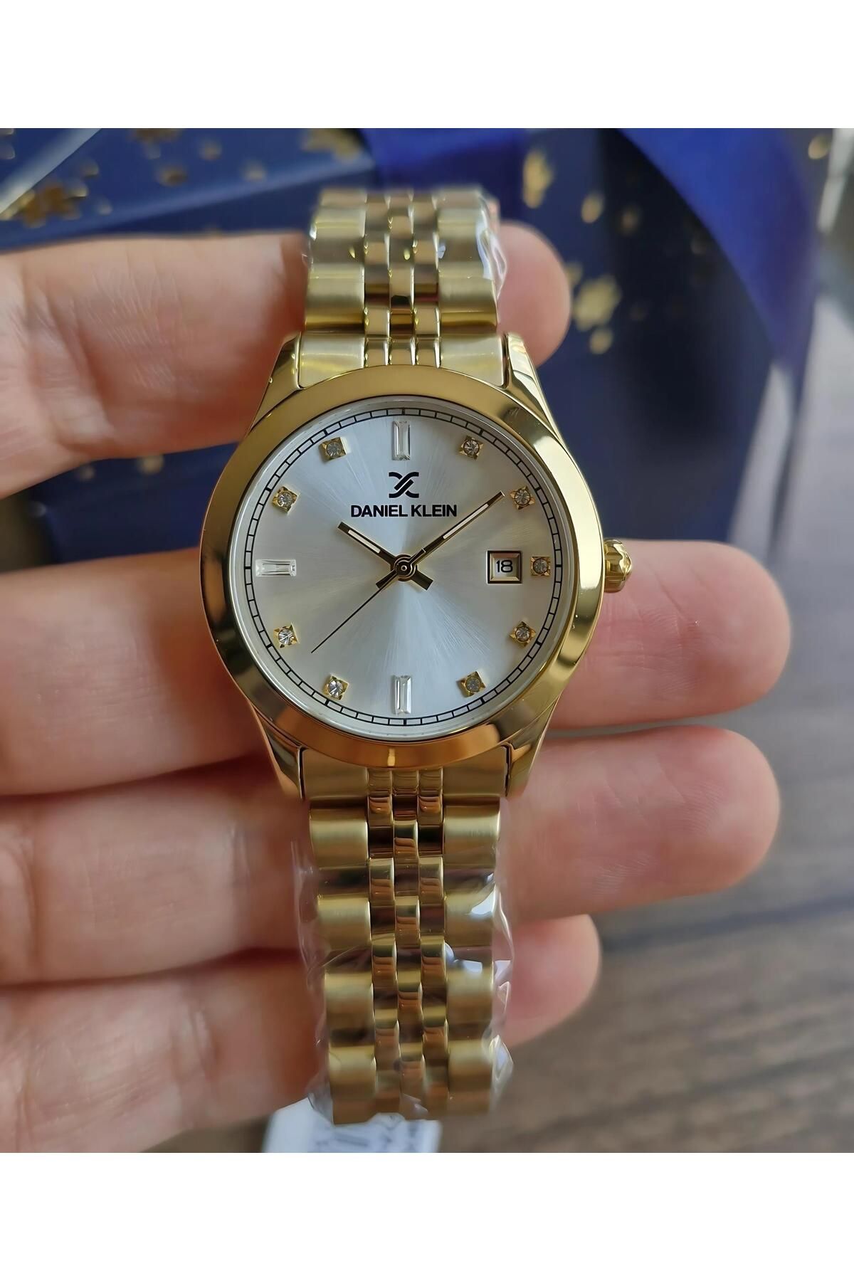 Daniel Klein Hediyelik Taşlı Gold Kadın Kol Saati - Takvimli Orijinal DKE.1.10878