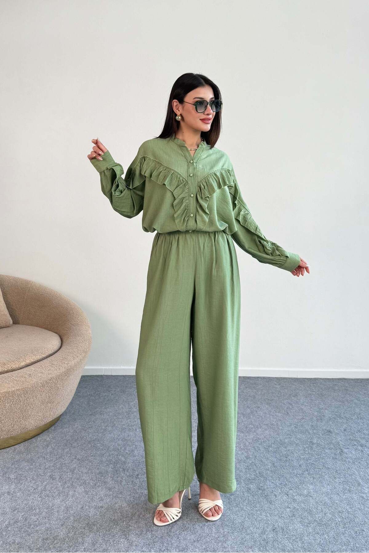 Hatun Atila Fırfır Detaylı Uzun Kollu Gömlek ve Geniş Paça Pantolon İkili Takım 8021 - Yeşil