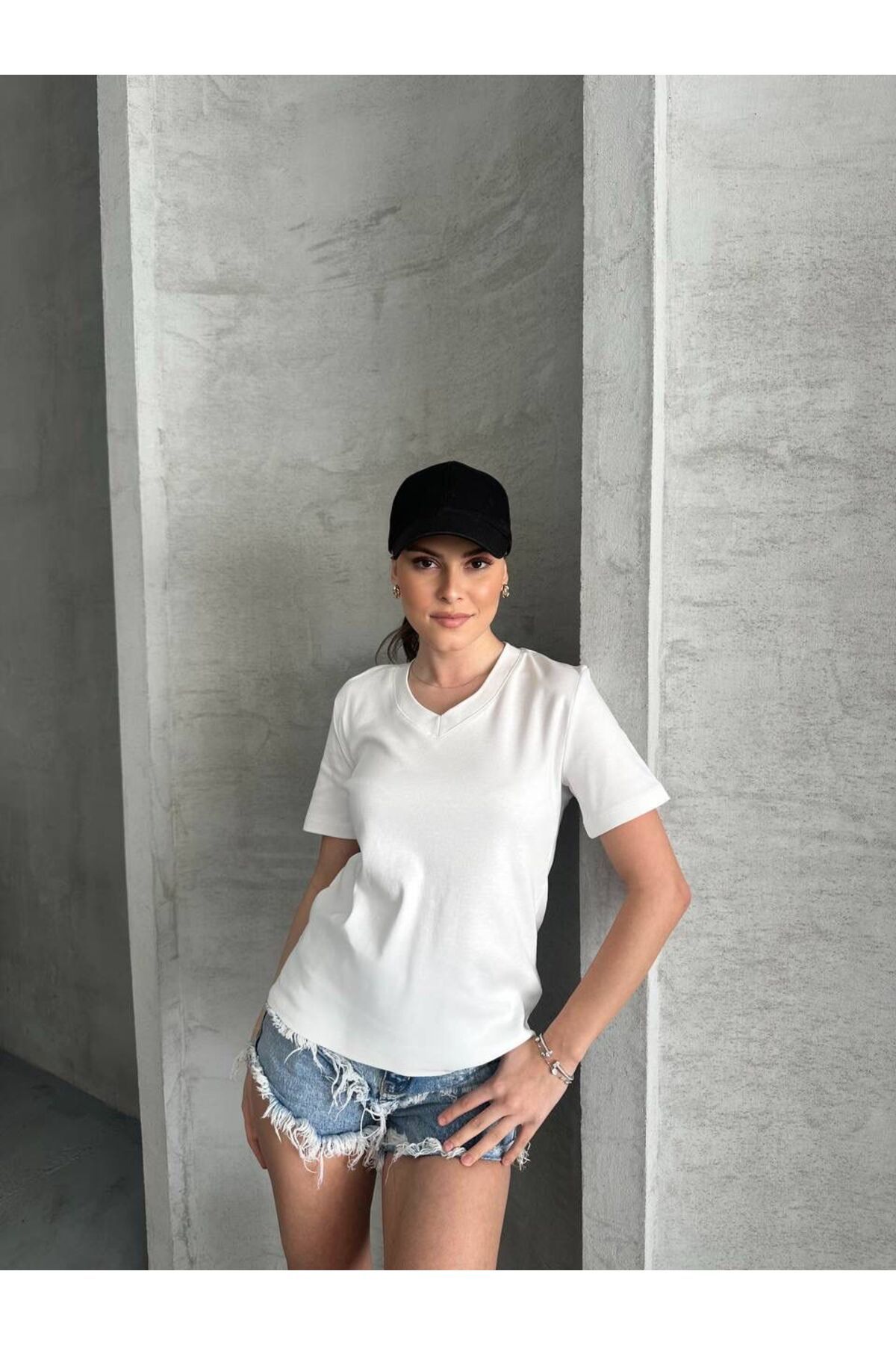 MODA Maimo Duti V Yaka Beyaz İnterlok Kumaş Tshirt