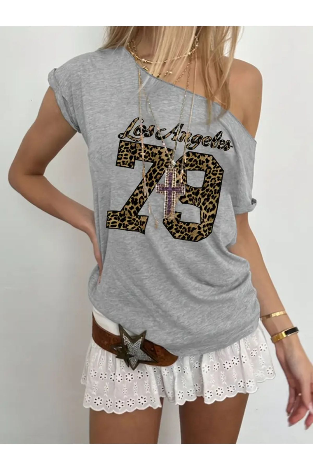 Koklonmoda Kadın Düşük Omuz Kayık Yaka Leopar 79 Baskılı T-Shirt