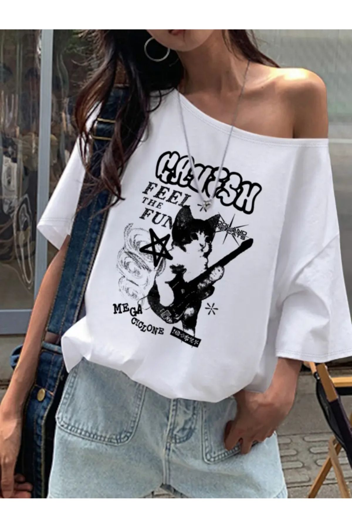 Koklonmoda Büyük Beden Kadın Düşük Omuz Kayık Yaka Feel Fun Baskılı T-Shirt
