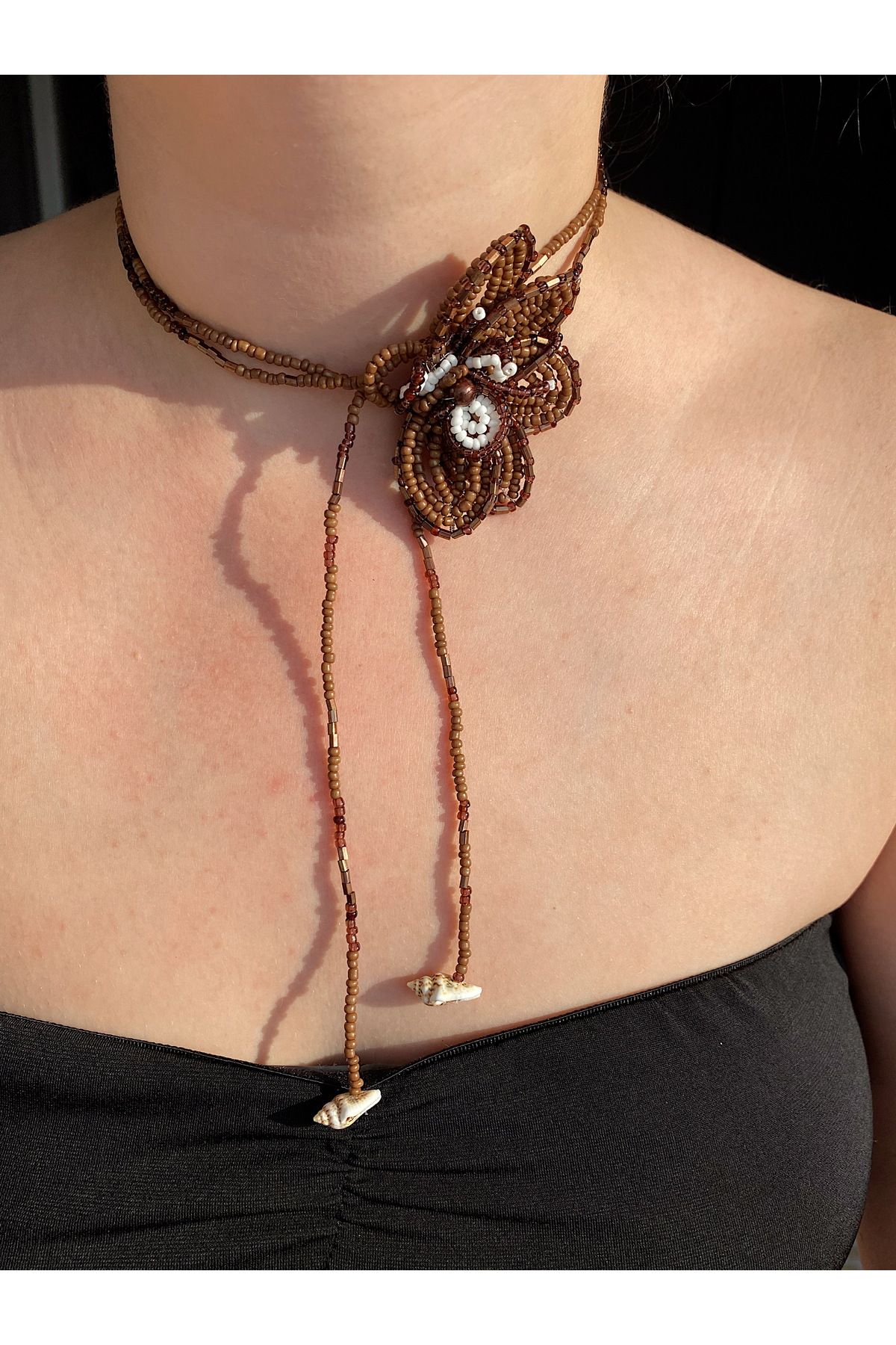 Glowelier Çiçek Kolye “Mocha Mousse Renk” Handmade