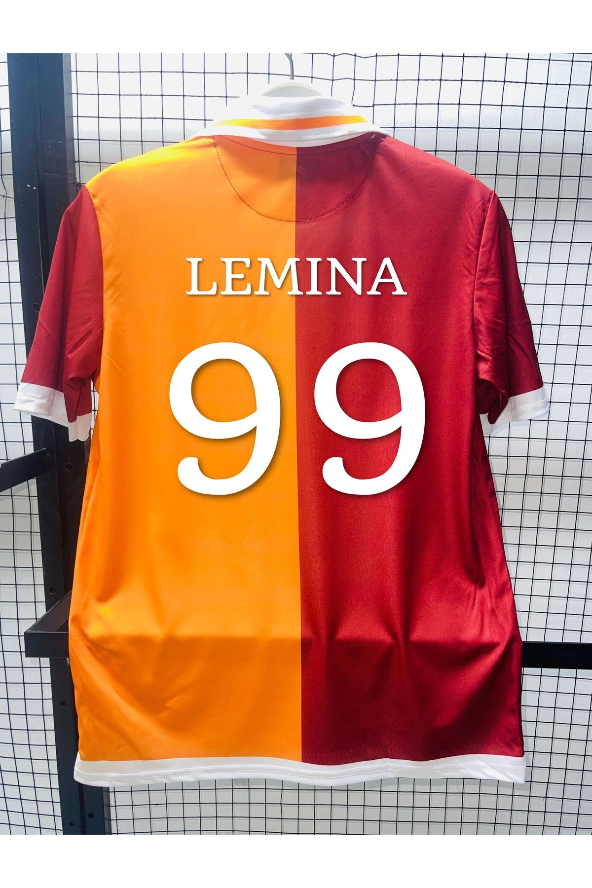 Lion Spor G'alata.S'aray Parçalı Sarı Kırmızı Aslan Temalı M'ario L'emina Yakalı Forma