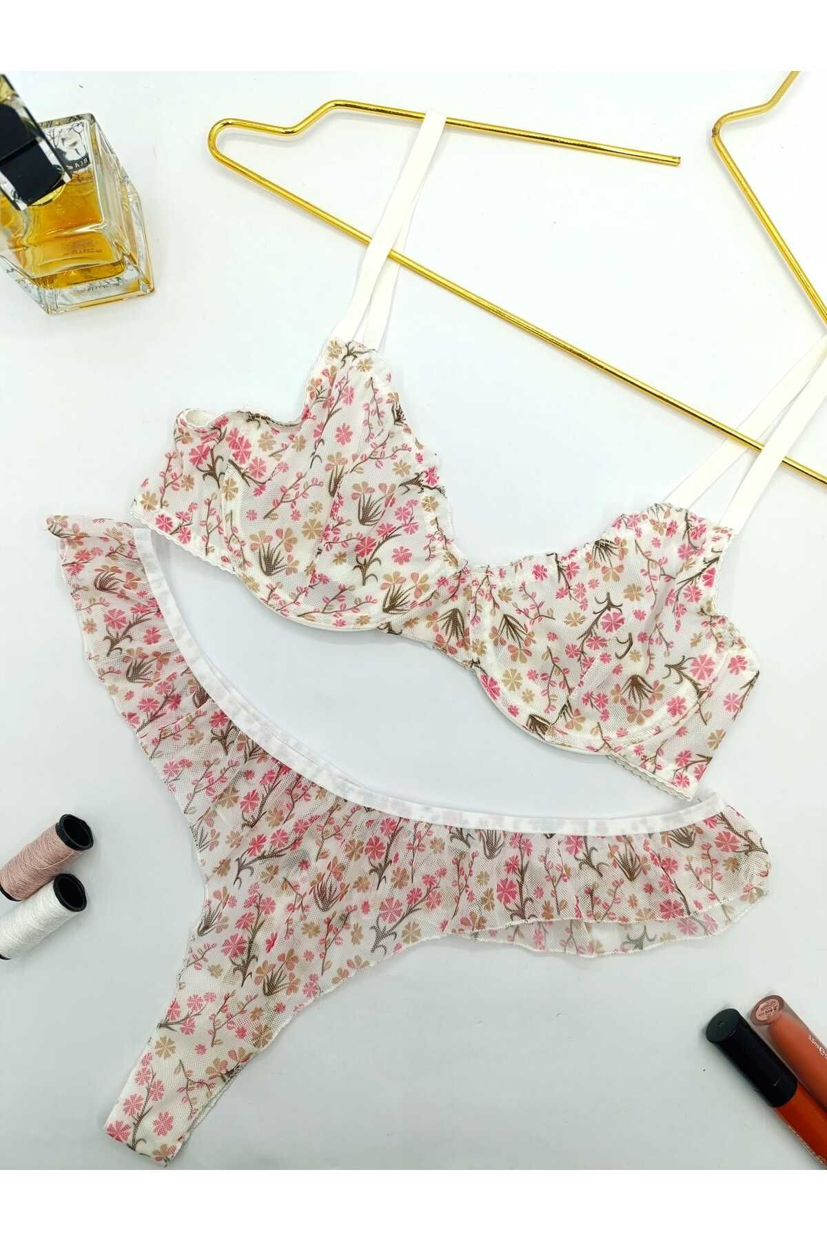 Latife Jasmin Beyaz Çiçek Desenli Tanga Külotlu Sütyen Takım