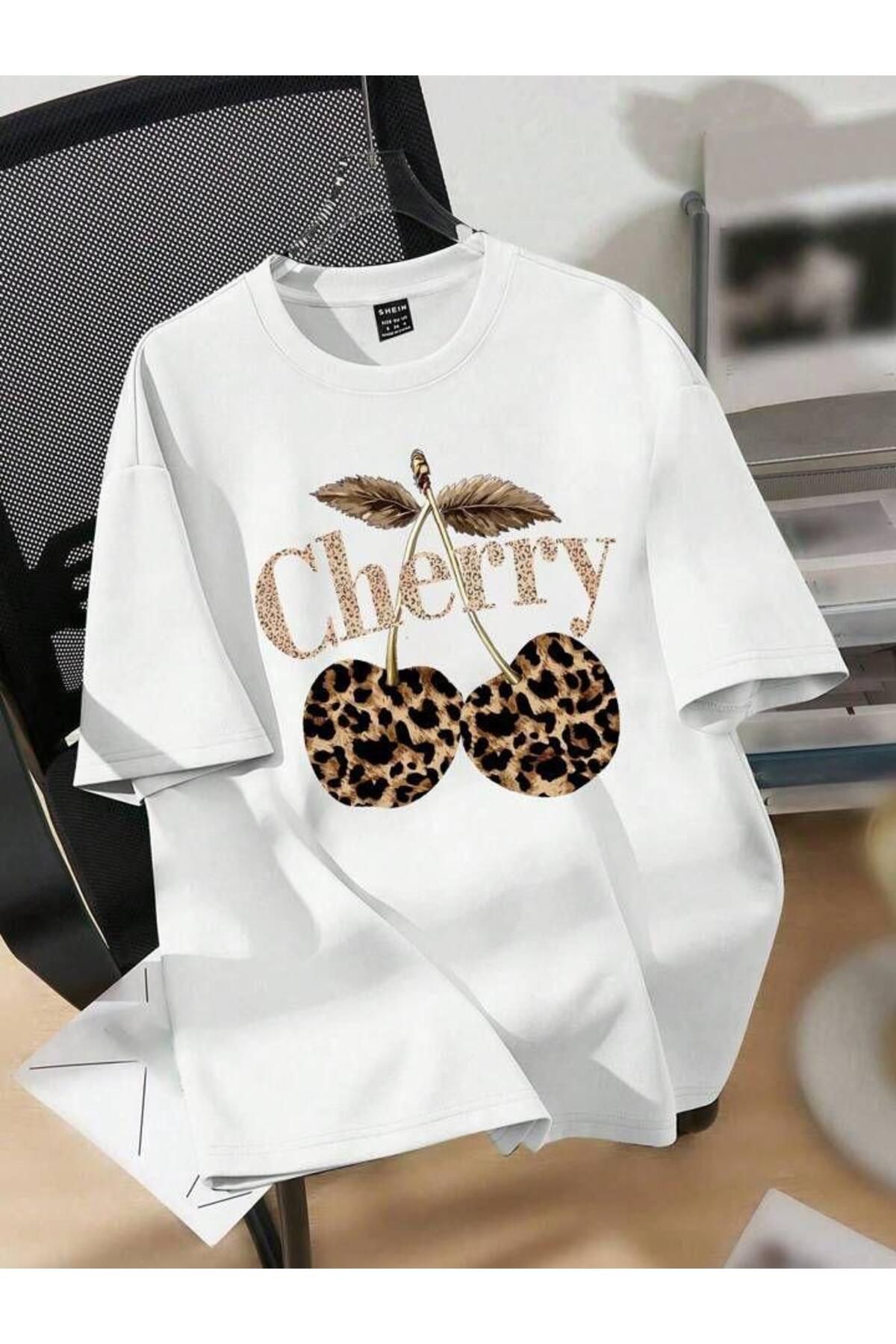 SEDA IŞIKLAR CHERRY ÖZEL BASKILI OVERSİZE T-SHİRT