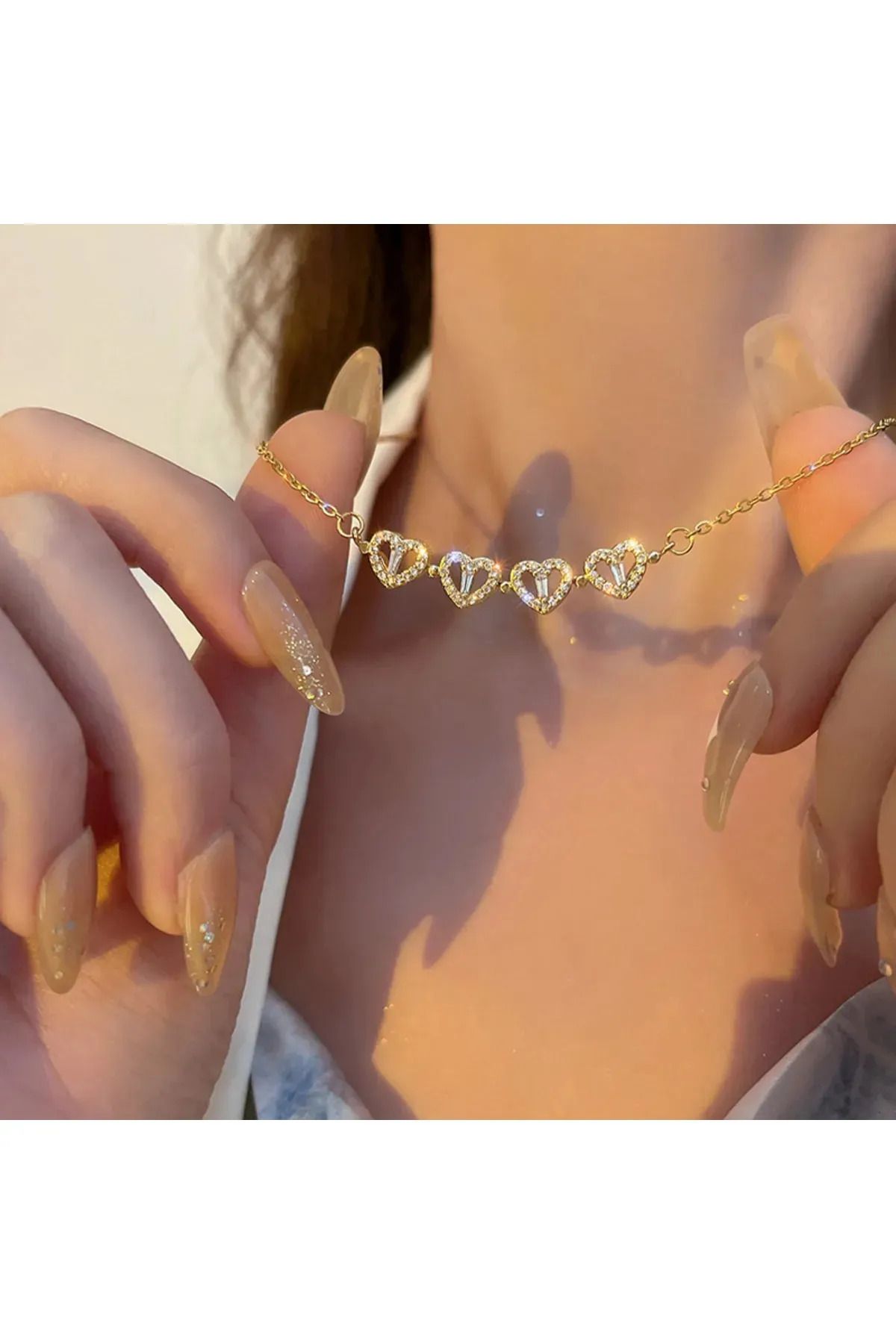 LAVİNYAMJEWELLERY ÇELİK ZİRKON TAŞLI ÇOKLU KALPLİ AÇILIR KAPANIR MIKNATISLI YONCA KOLYE GOLD