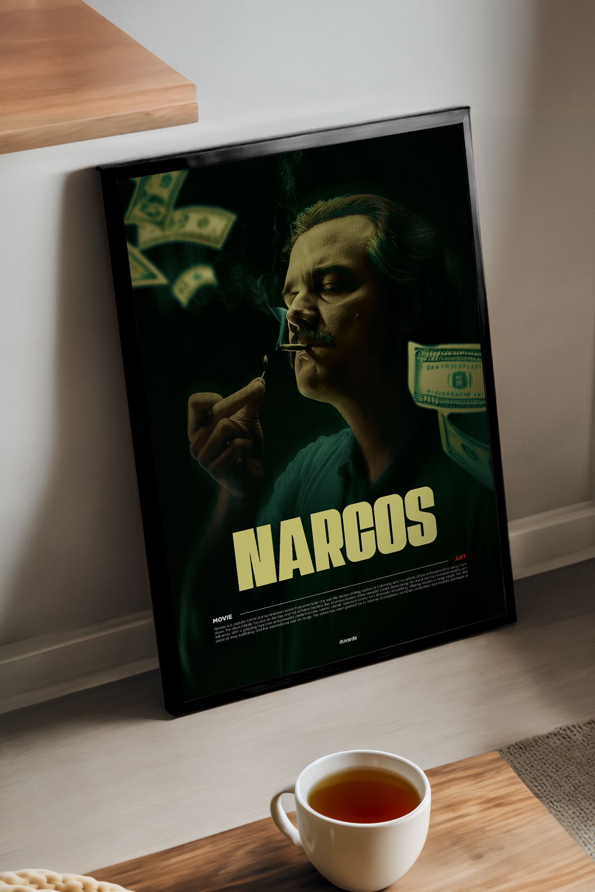 Duvarda Narcos Siyah Ahşap Çerçeveli Dizi Duvar Tablosu