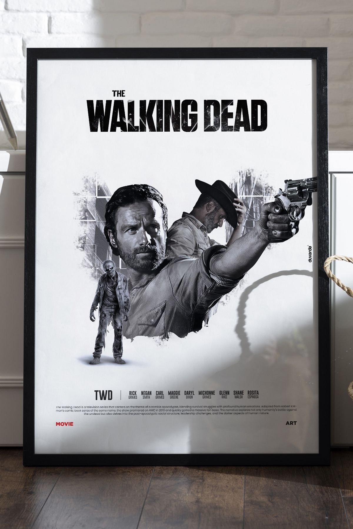 Duvarda The Walking Dead Siyah Ahşap Çerçeveli Dizi Duvar Tablosu