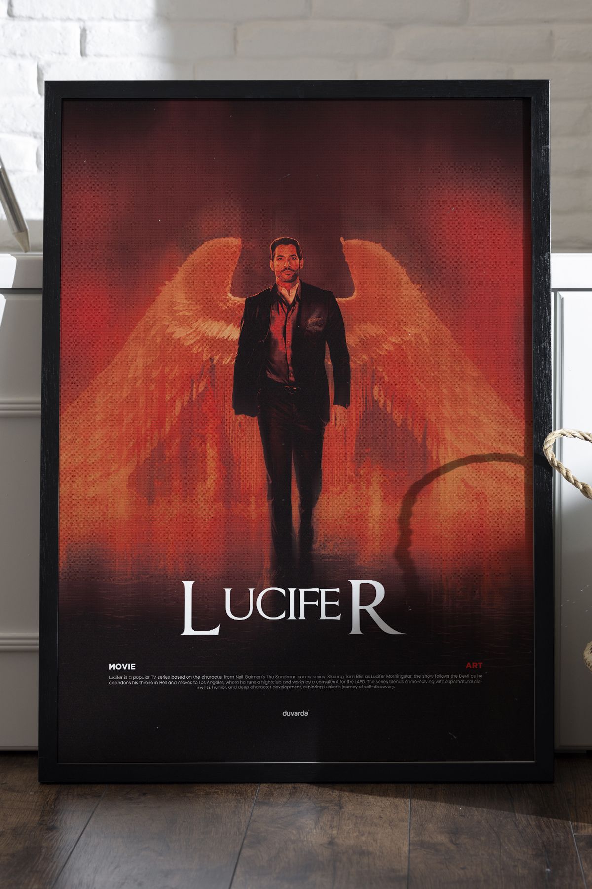Duvarda Lucifer Siyah Ahşap Çerçeveli Dizi Duvar Tablosu