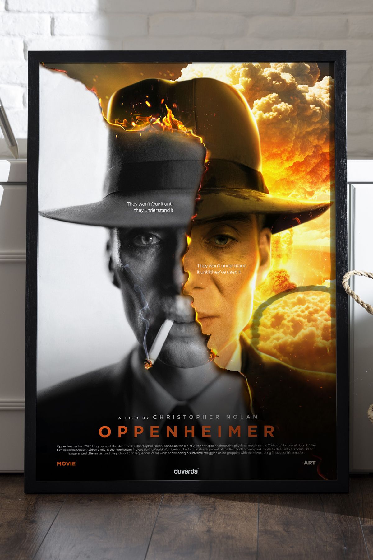 Duvarda Oppenheimer Siyah Ahşap Çerçeveli Film Duvar Tablosu
