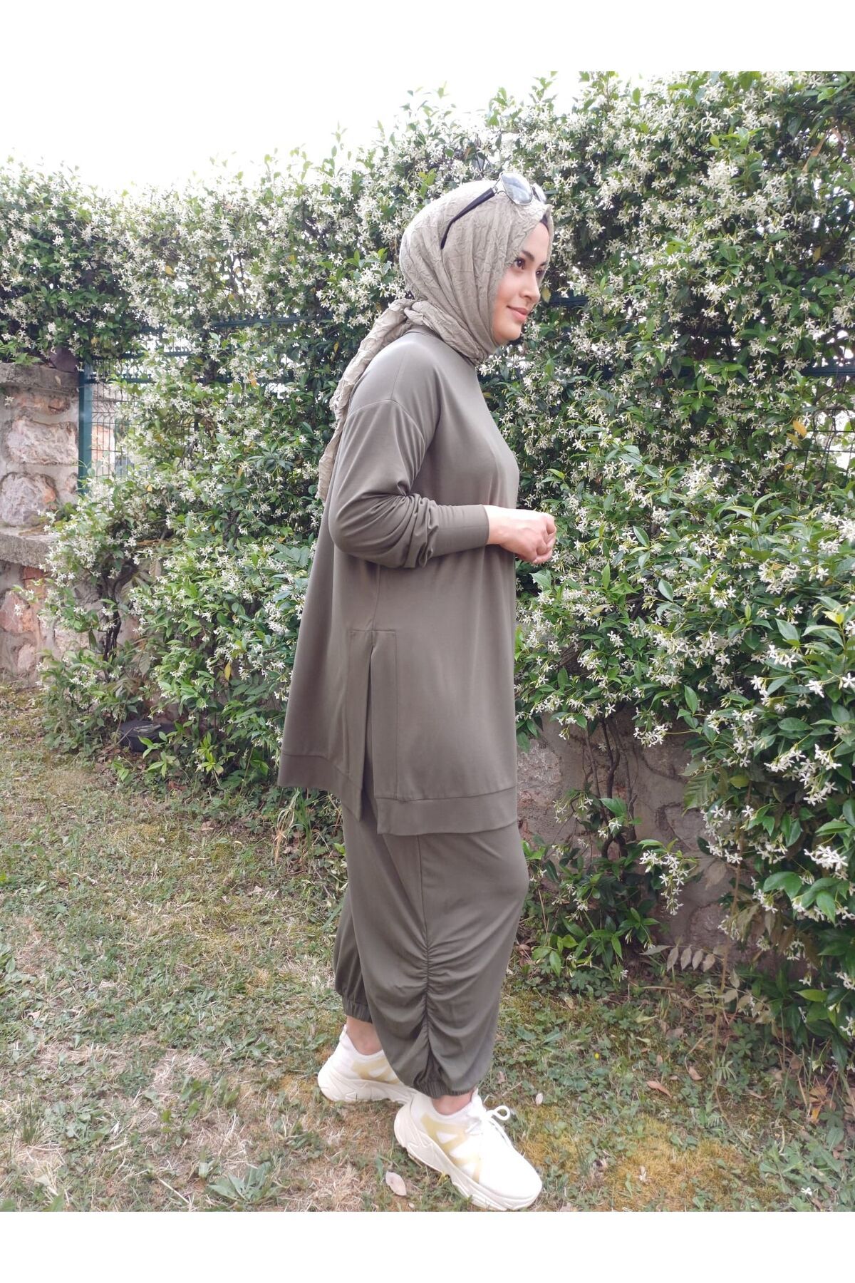 TUBA TASARIM EVİ Alt üst özel tasarım yandan büzgülü şalvar model