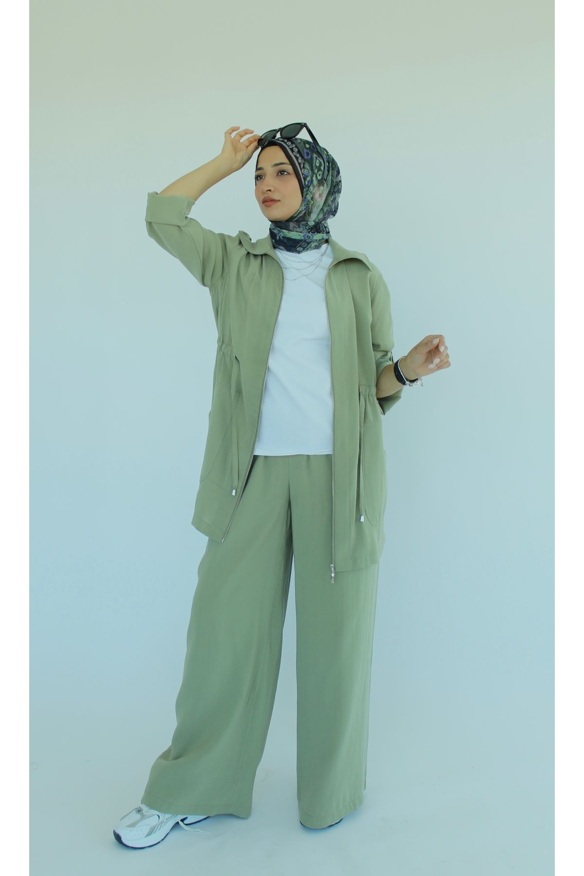 Aze Official Fermuarlı Takım