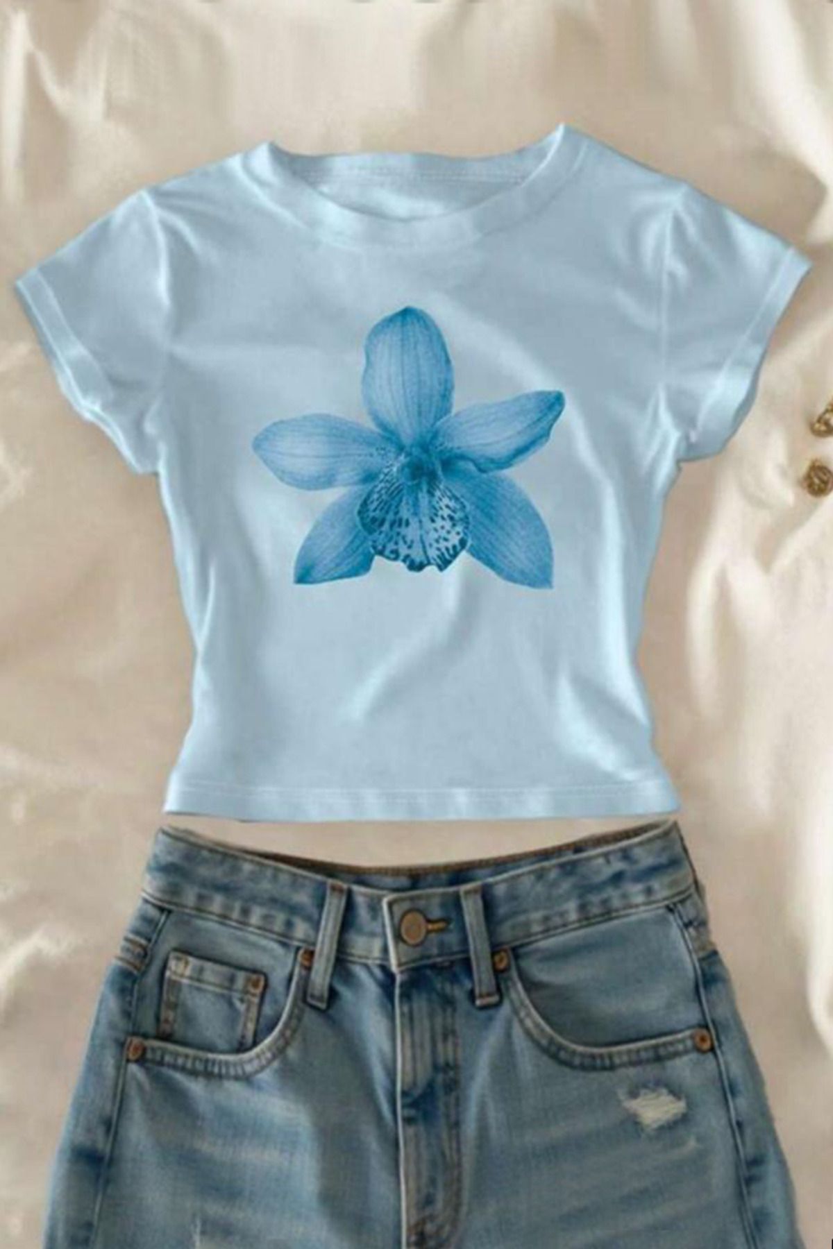 Karakedi Mavi Lily Flower Y2K Kısa Kollu Crop
